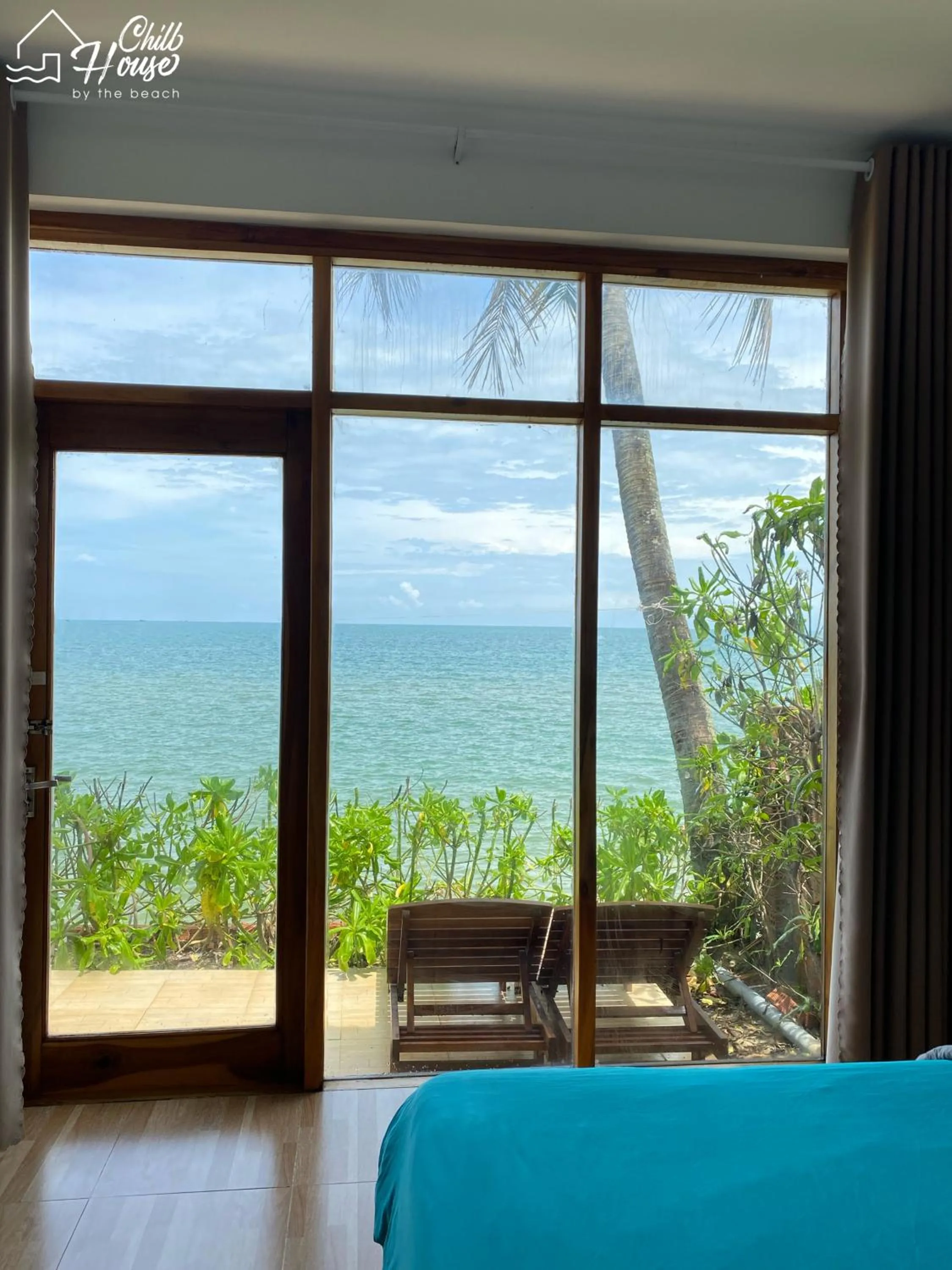 Day in CHILL HOUSE by the beach