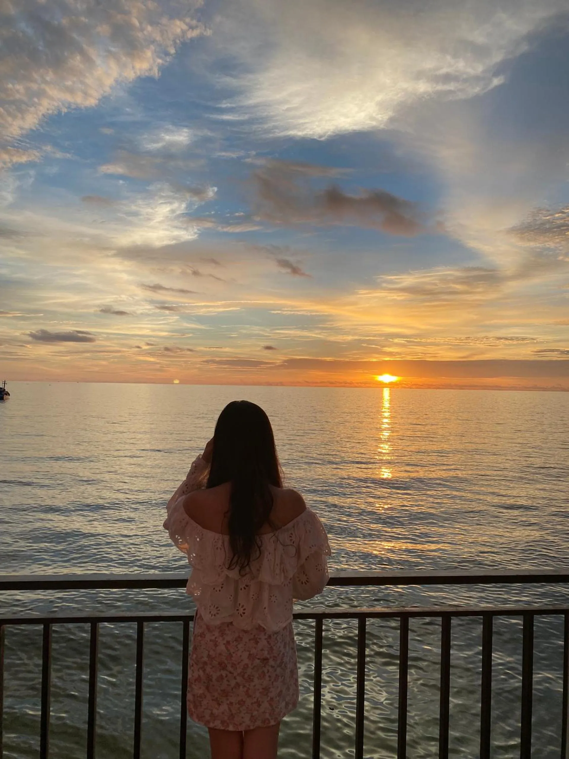 Day in CHILL HOUSE by the beach