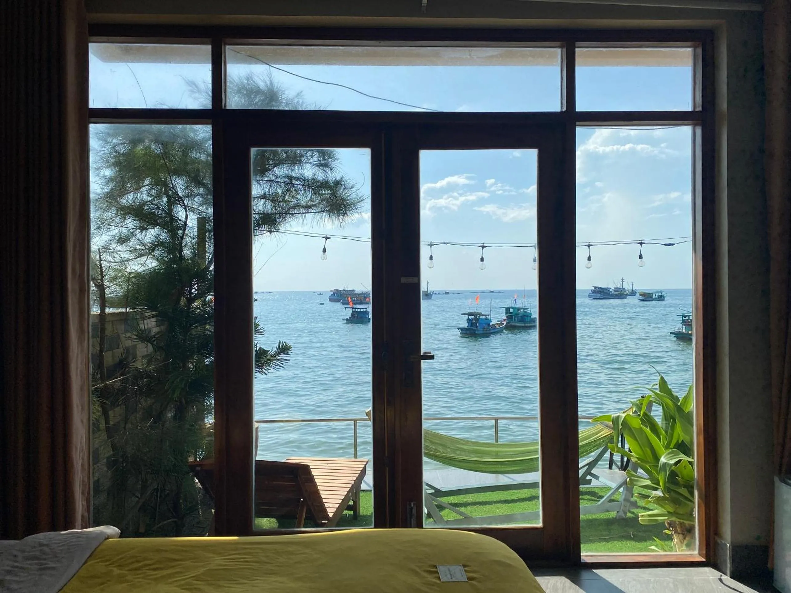 Sea view in CHILL HOUSE by the beach