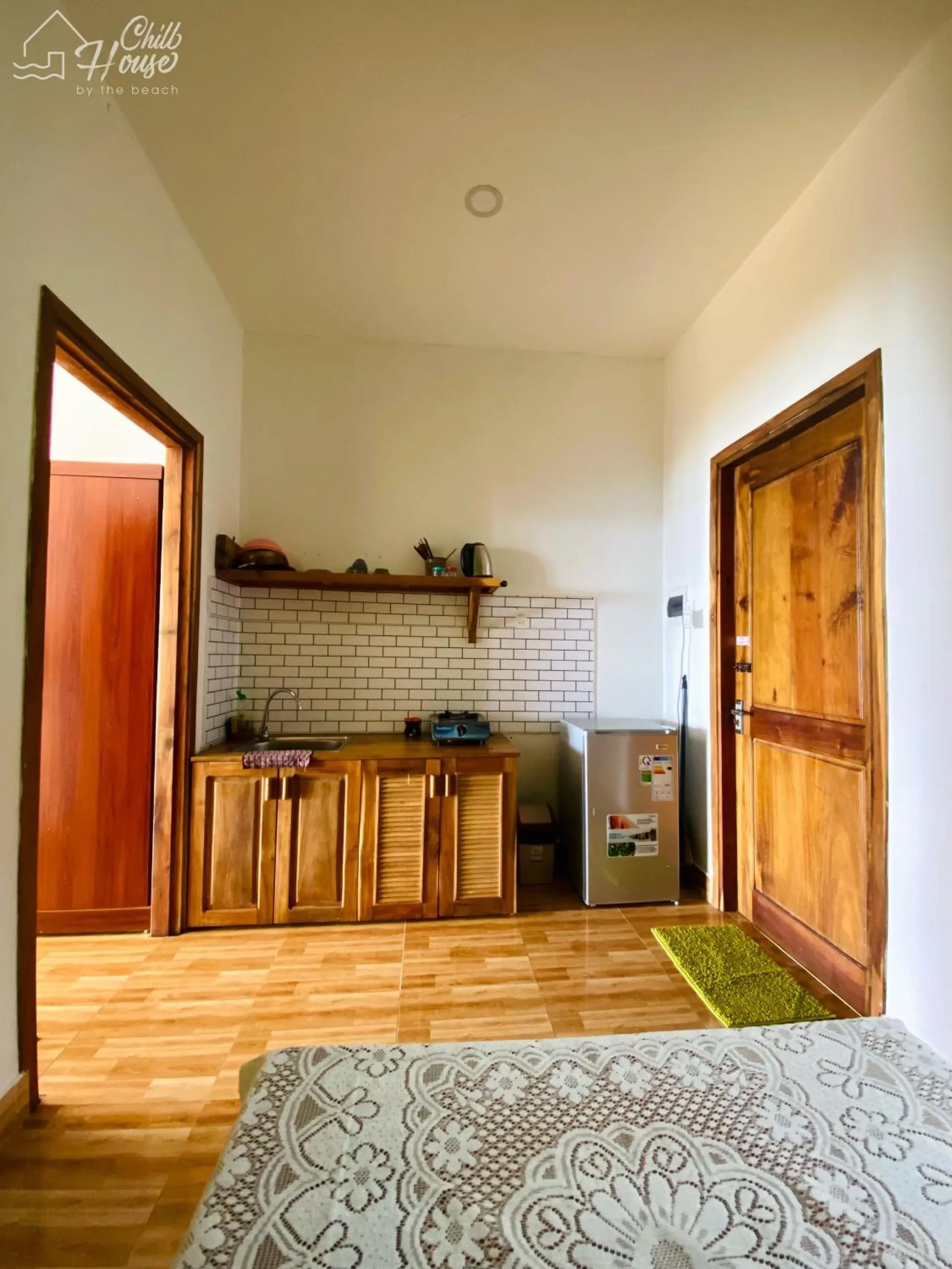 Kitchen or kitchenette in CHILL HOUSE by the beach