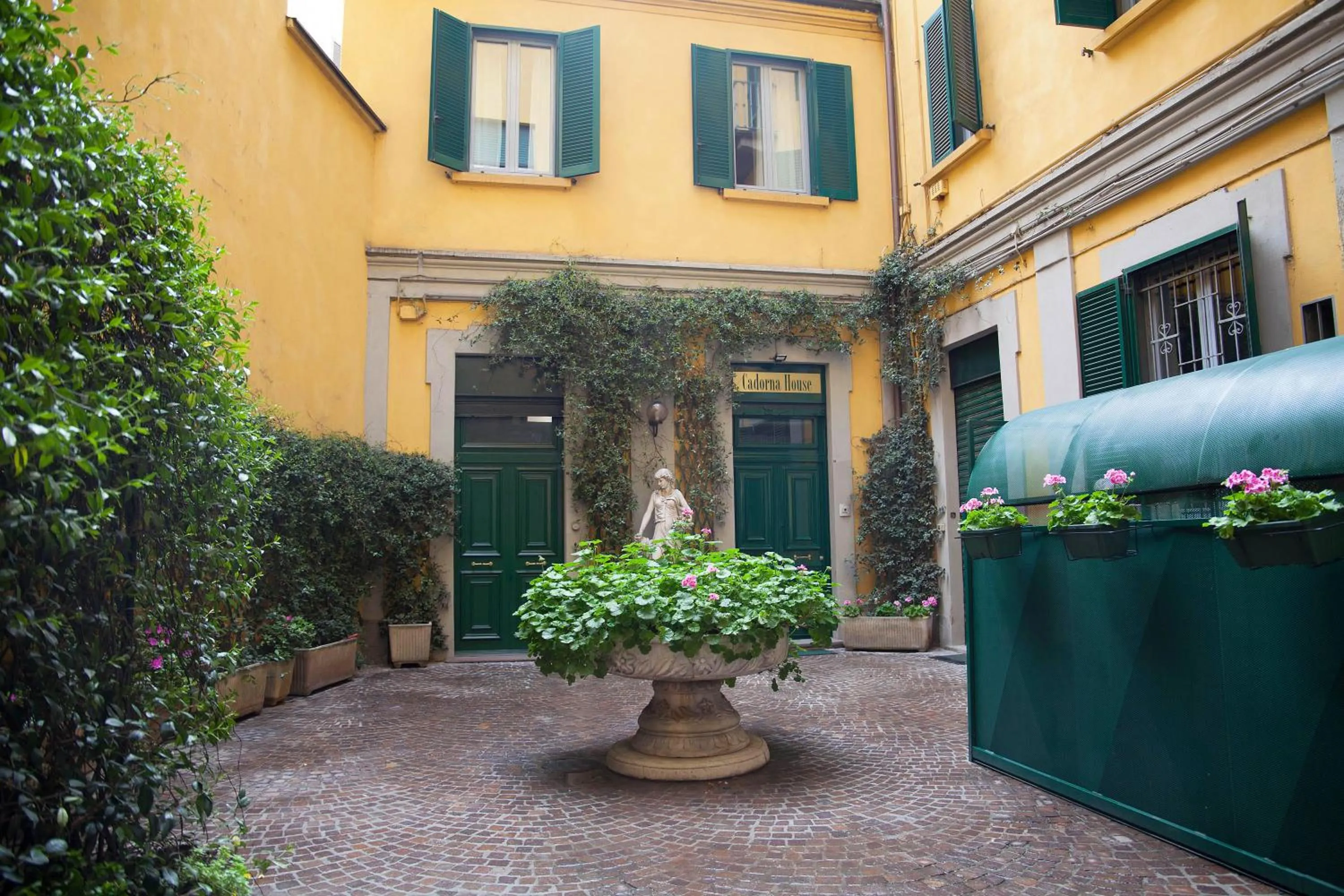 Facade/entrance in IMHOME - Cadorna House