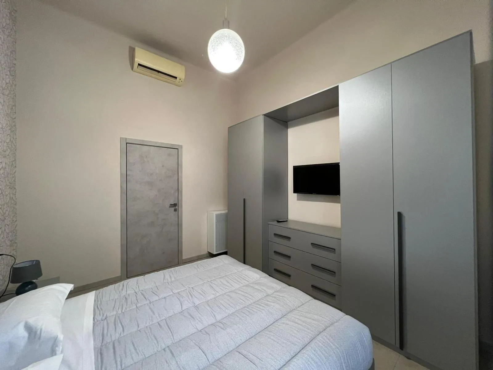 Bed in IMHOME - Cadorna House