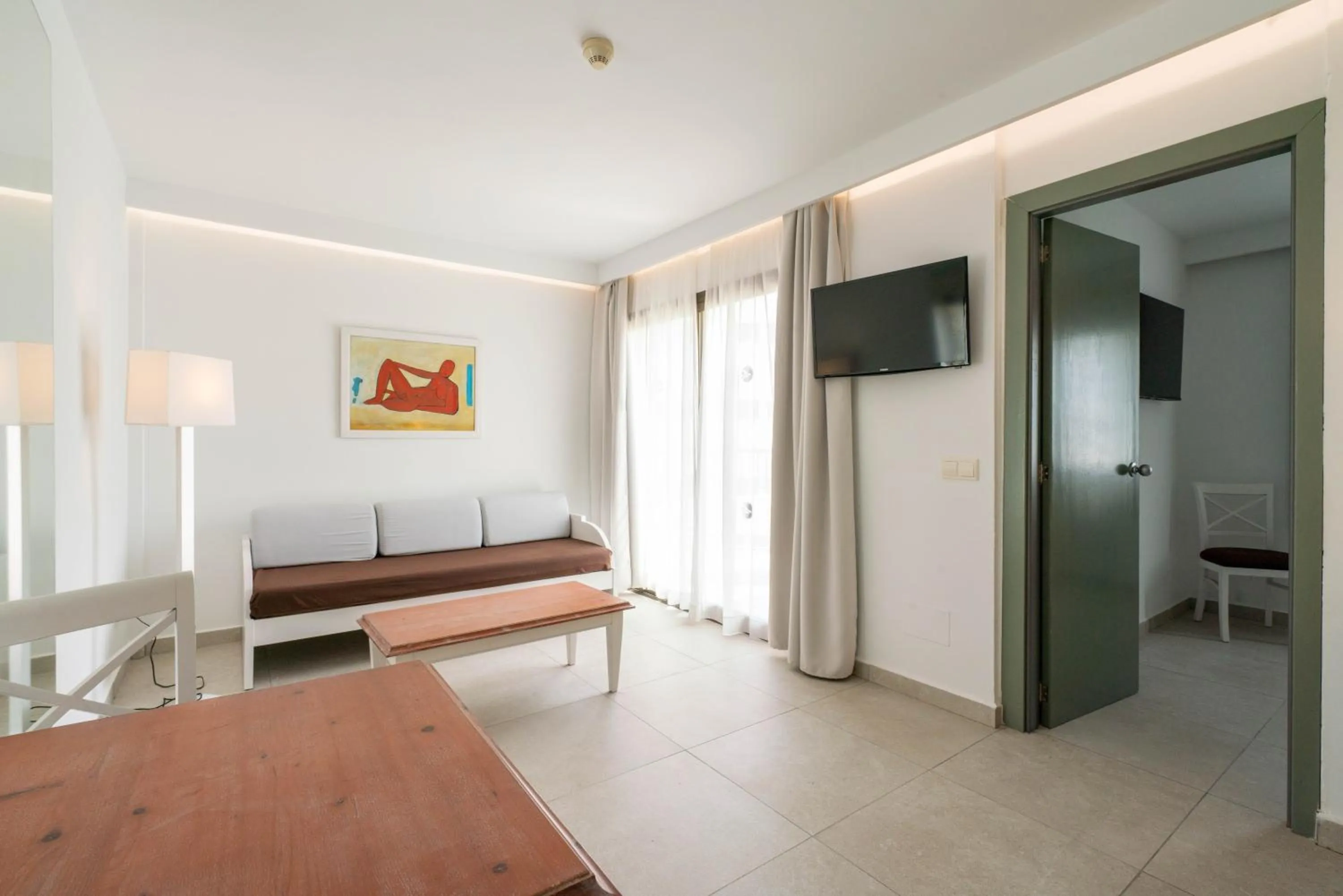 Bed in Guya Wave Hotel