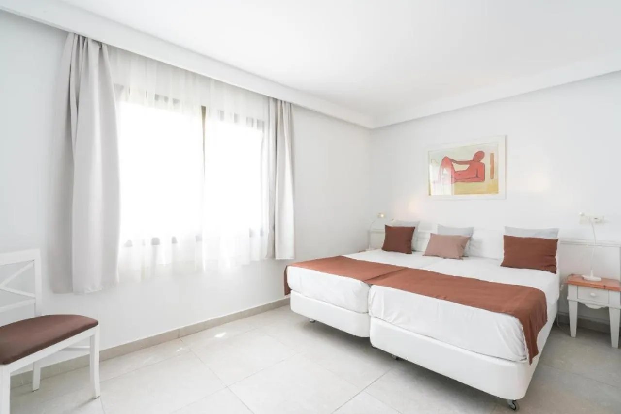 Bed in Guya Wave Hotel