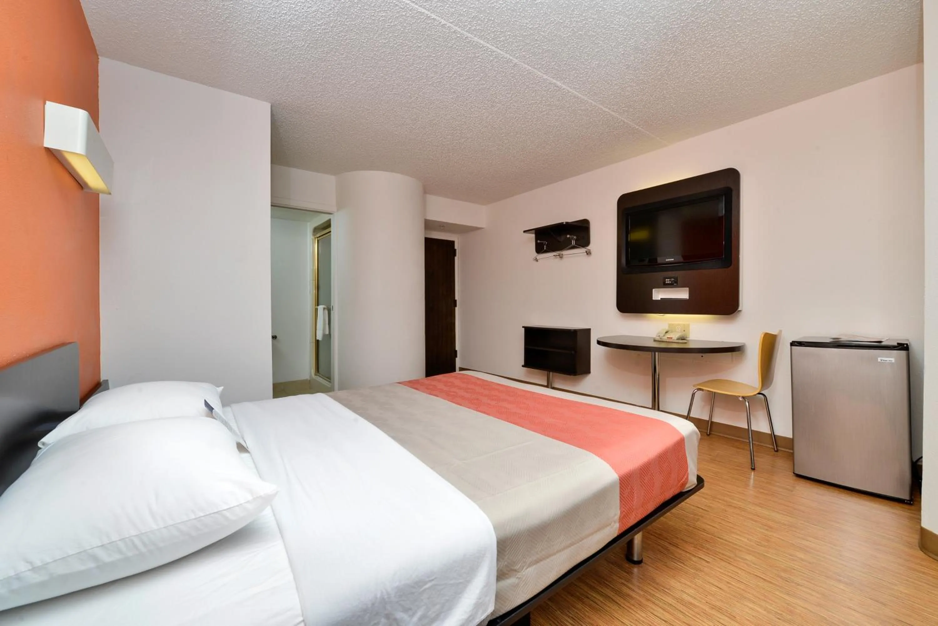 Bed in Motel 6-Plano, TX - West - Frisco