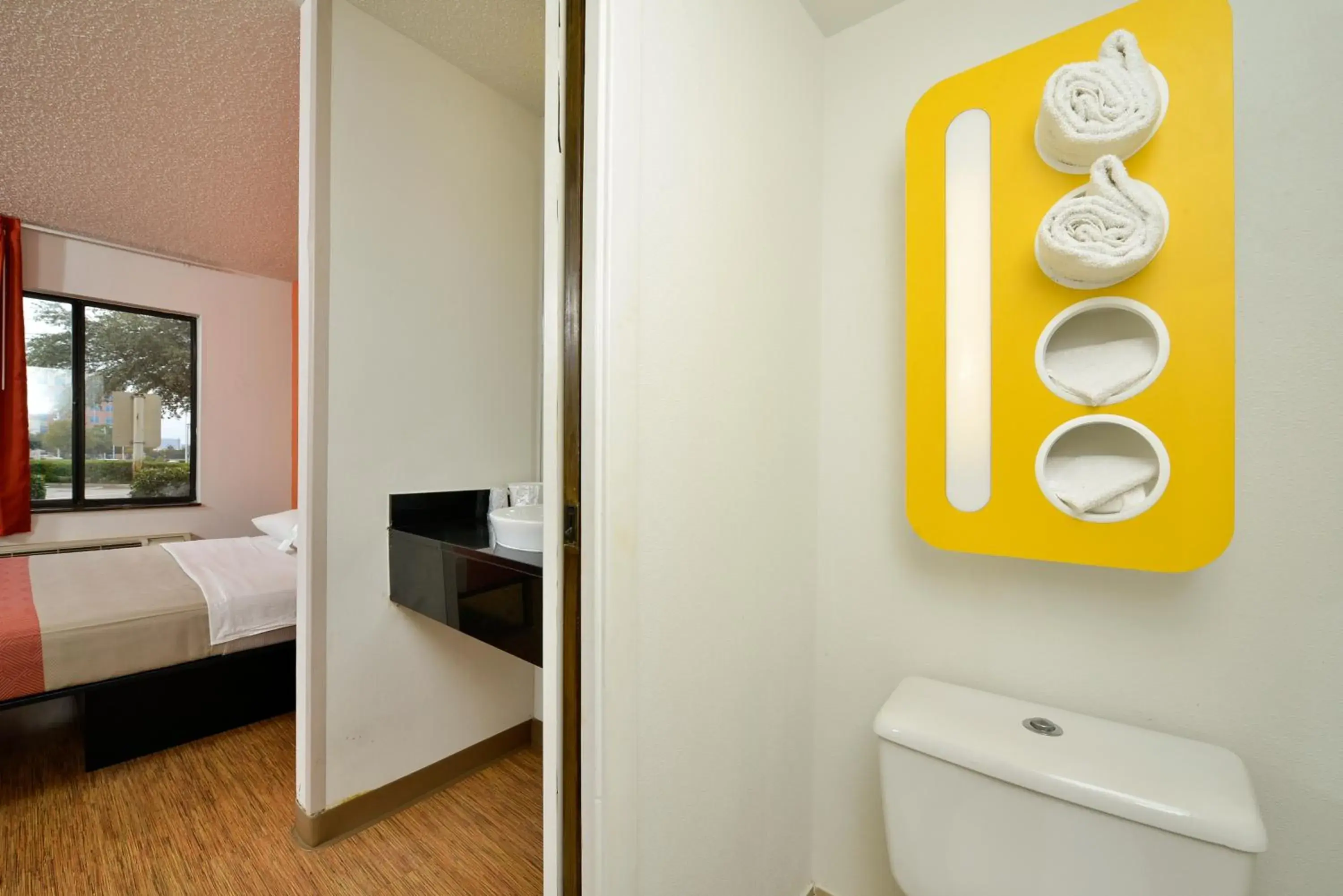 Queen Room - single occupancy - Non-Smoking in Motel 6-Plano, TX - West - Frisco Queen Room - single occupancy - Non-Smoking in Motel 6-Plano, TX - West - Frisco