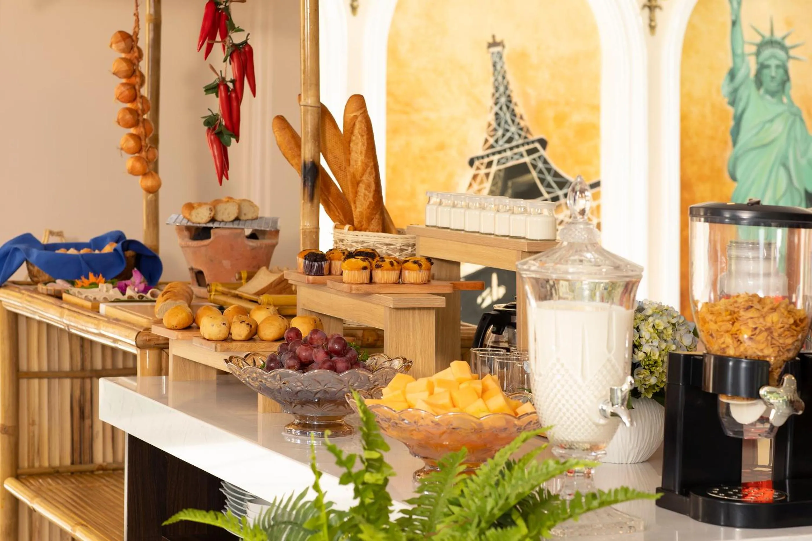 Food and drinks in Sabina Boutique Hotel 2