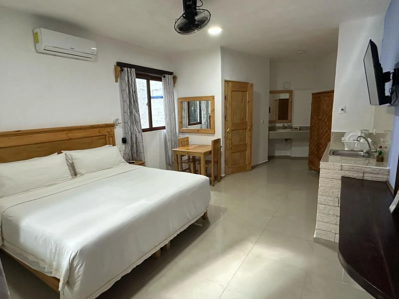 Bed in Eco-hotel El Rey del Caribe