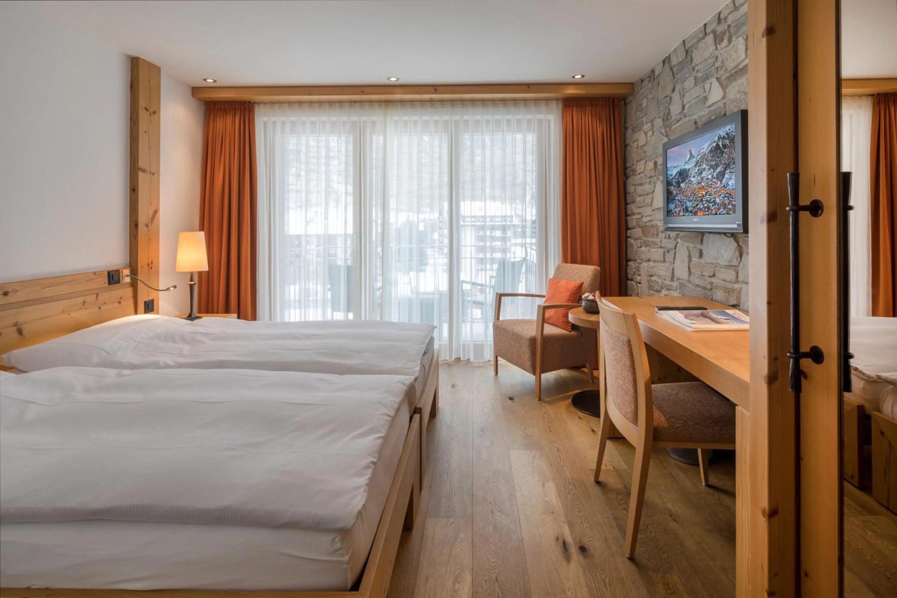 Photo of the whole room, Bed in Hotel Phoenix