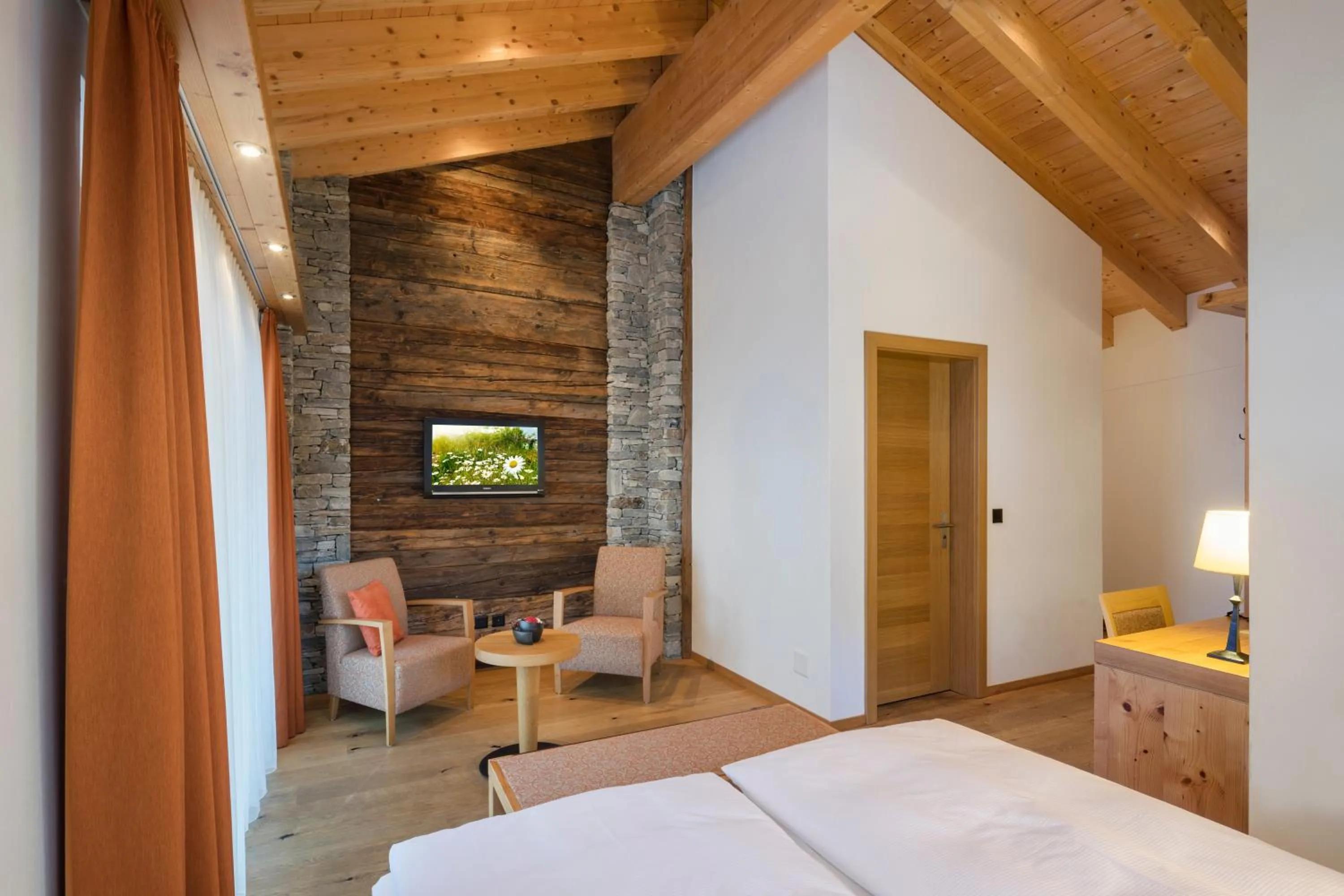 Photo of the whole room, Bed in Hotel Phoenix