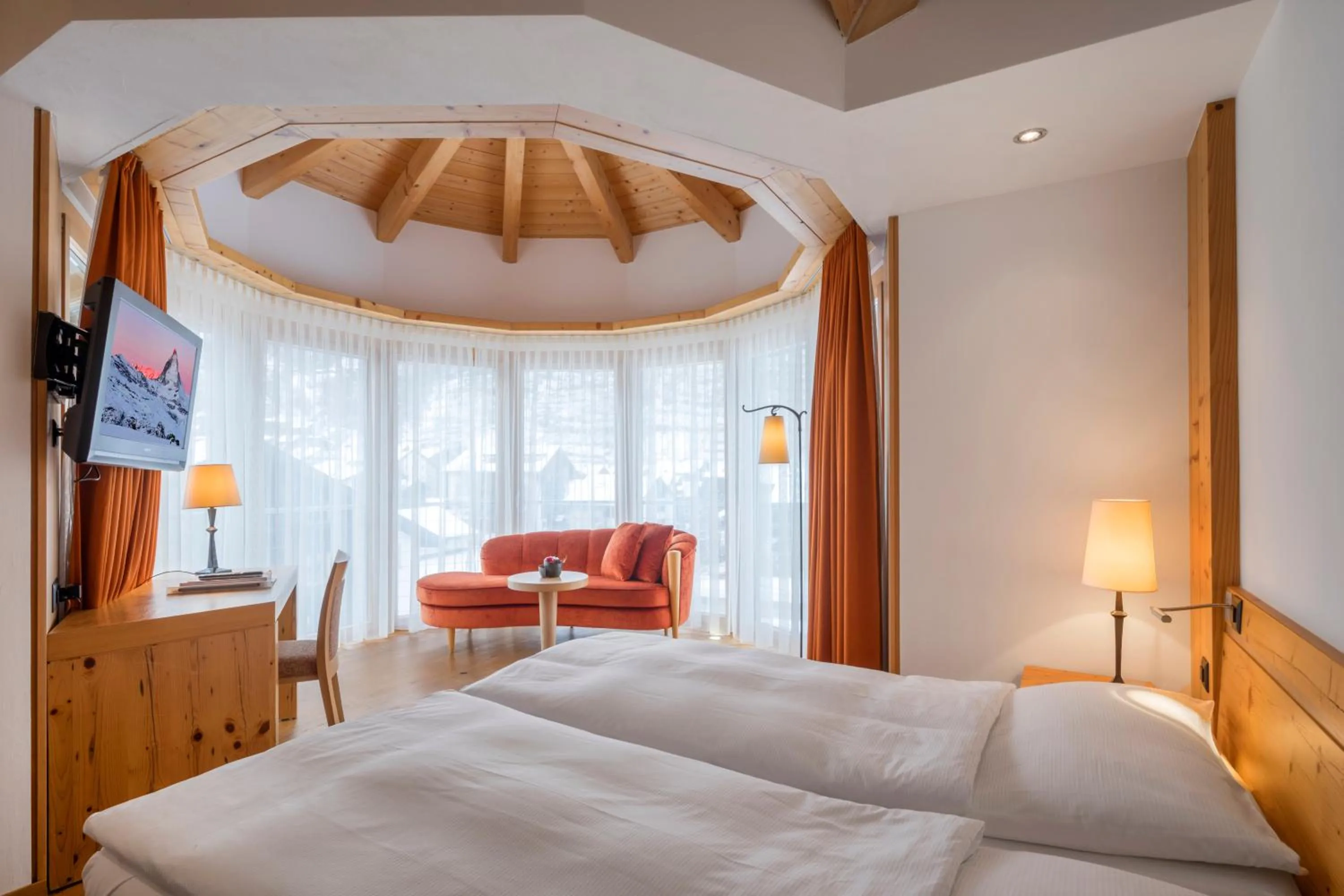 Photo of the whole room, Bed in Hotel Phoenix