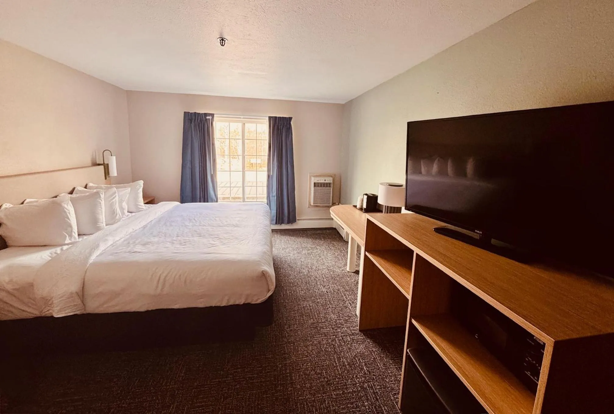 Bed in Wingate by Wyndham Anchorage Downtown - Ship Creek