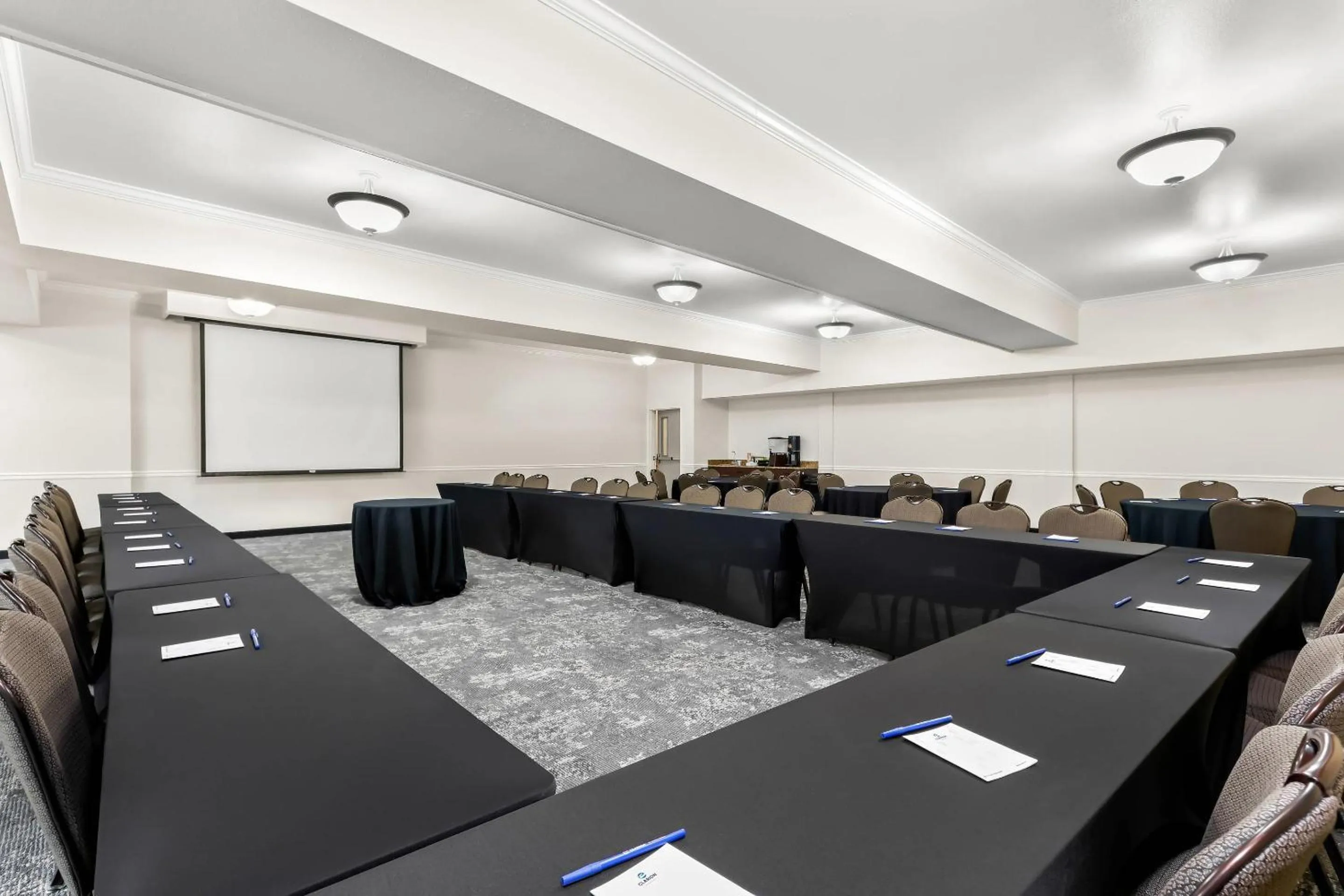 Meeting/conference room in Clarion Suites Anchorage Downtown