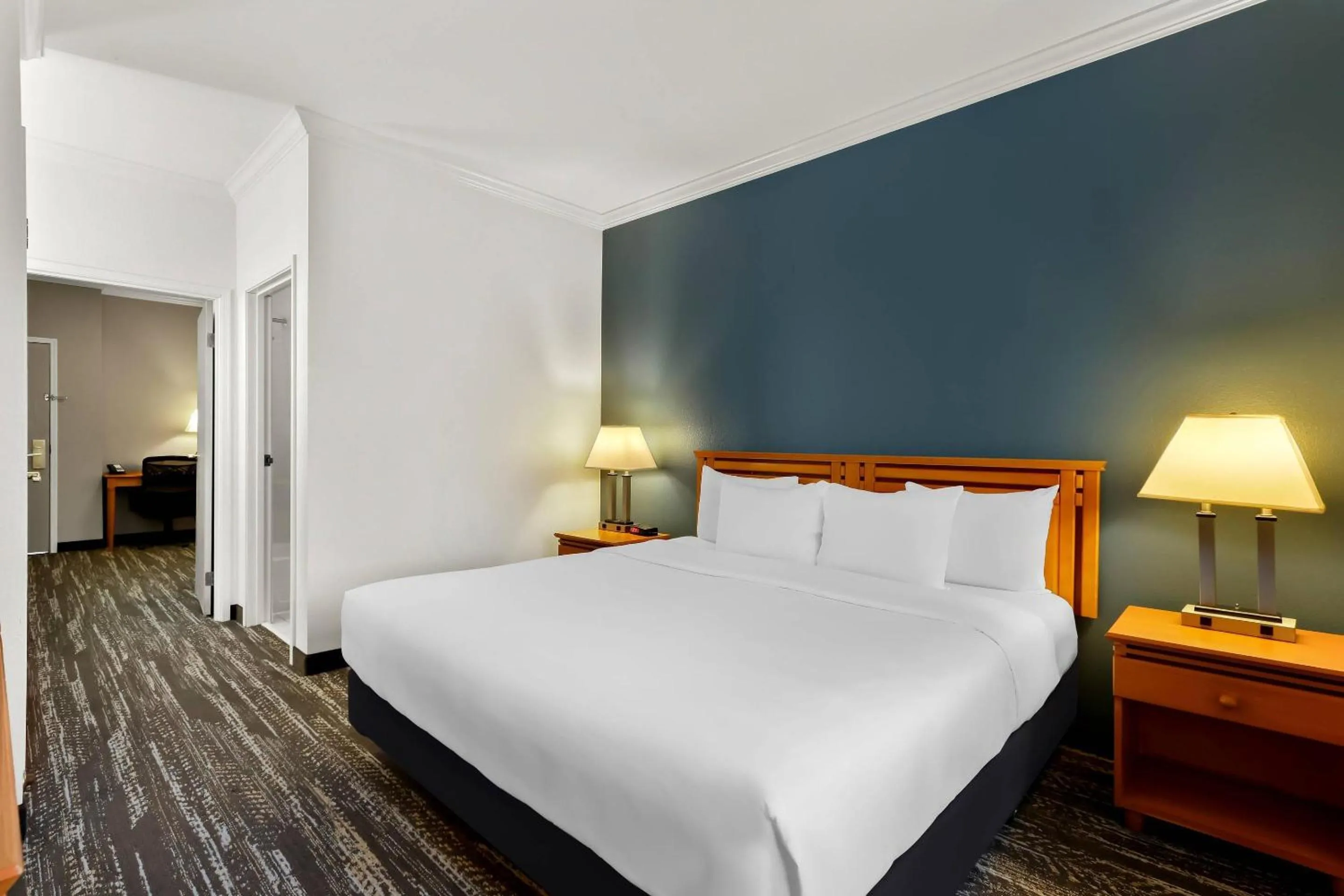 Bedroom, Bed in Clarion Suites Anchorage Downtown