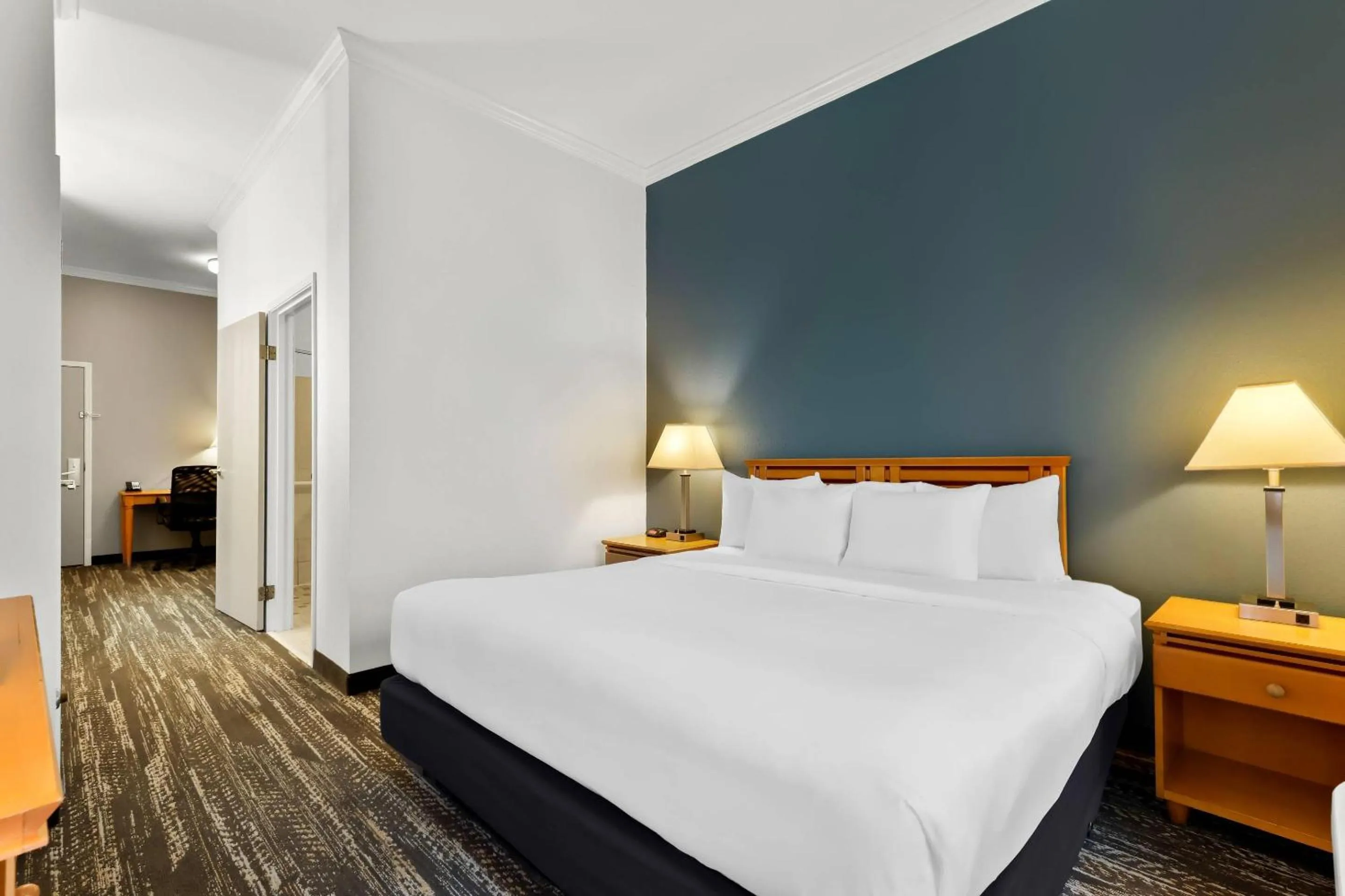 Bedroom, Bed in Clarion Suites Anchorage Downtown