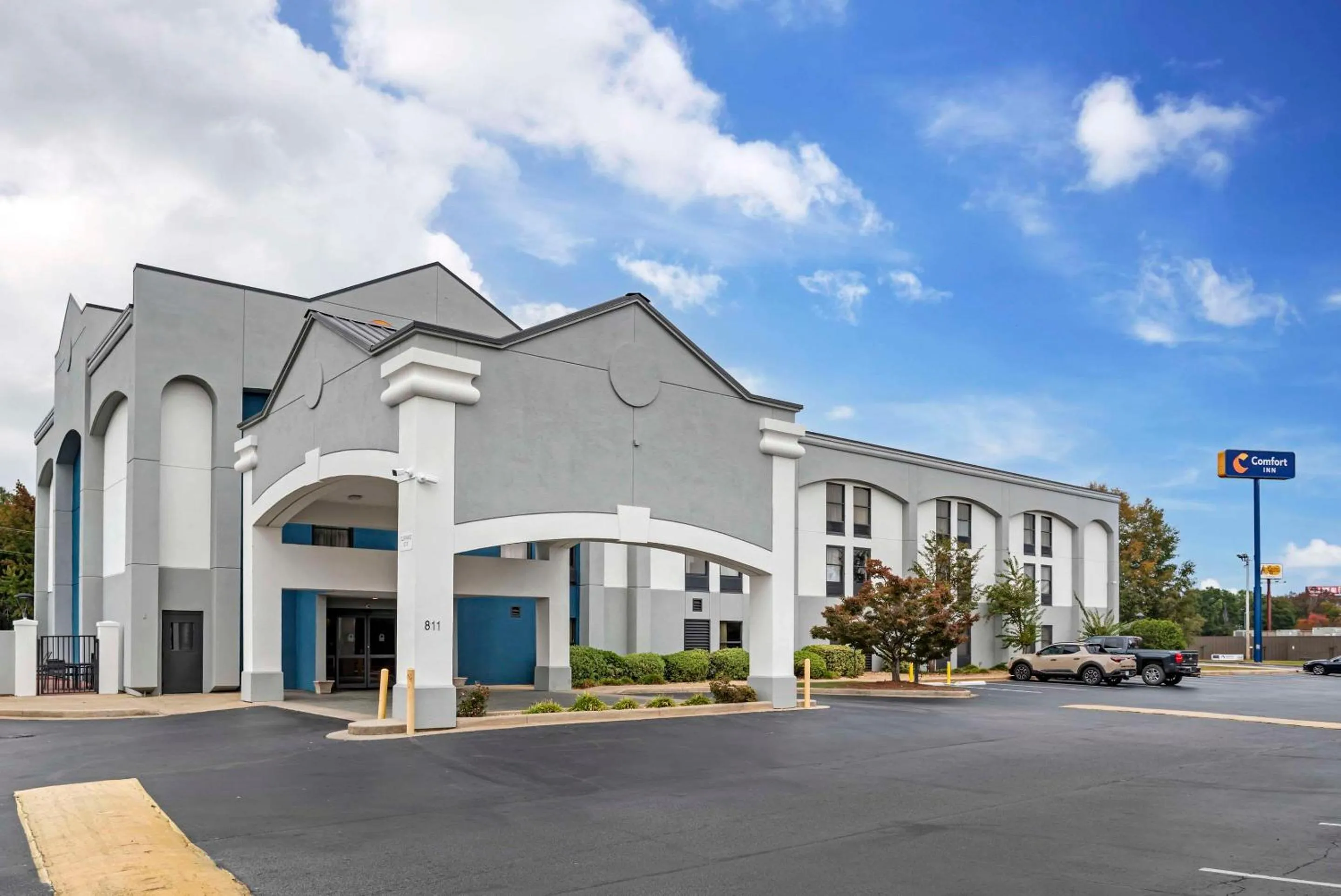 Property building in Comfort Inn Opelika - Auburn