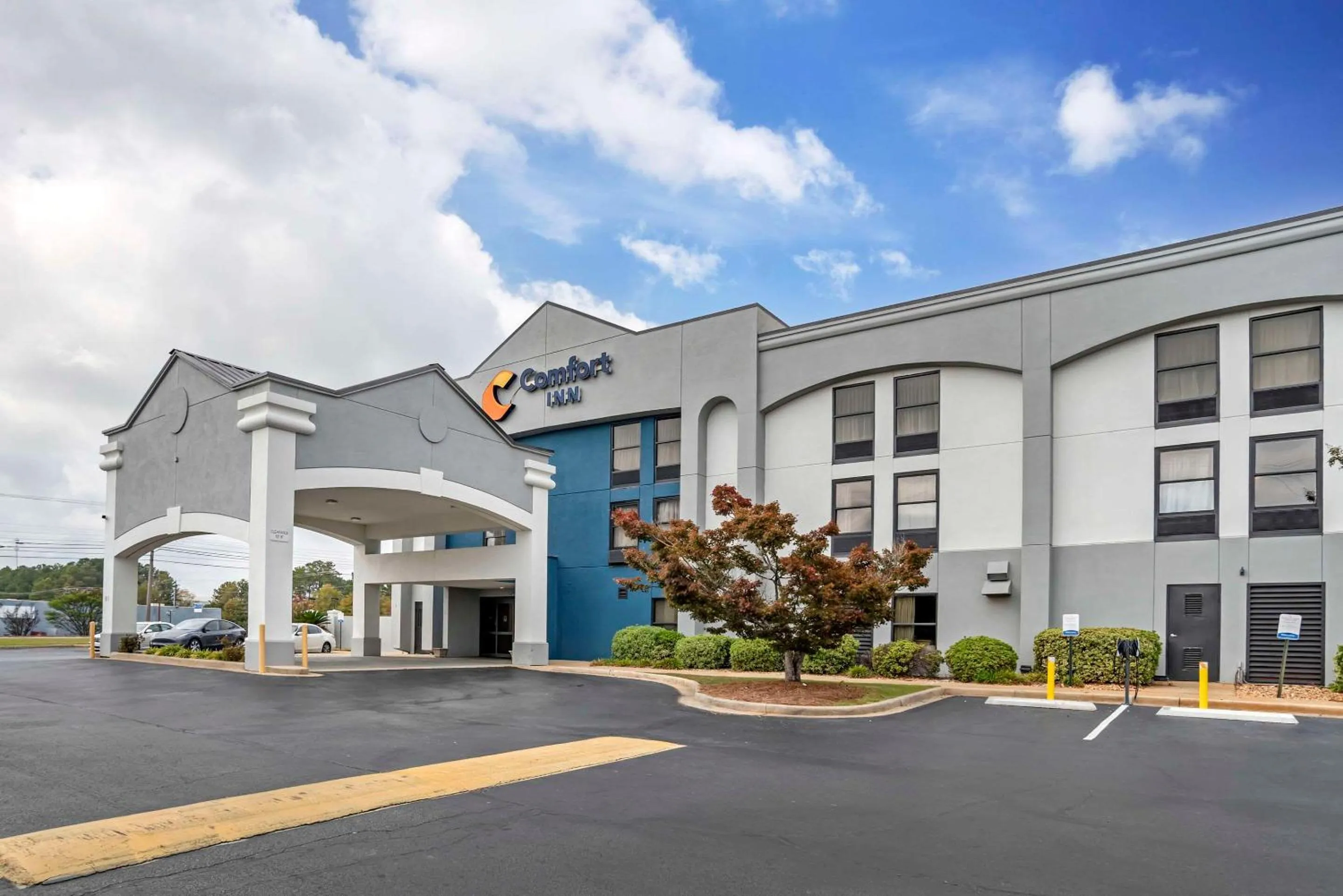 Property building in Comfort Inn Opelika - Auburn