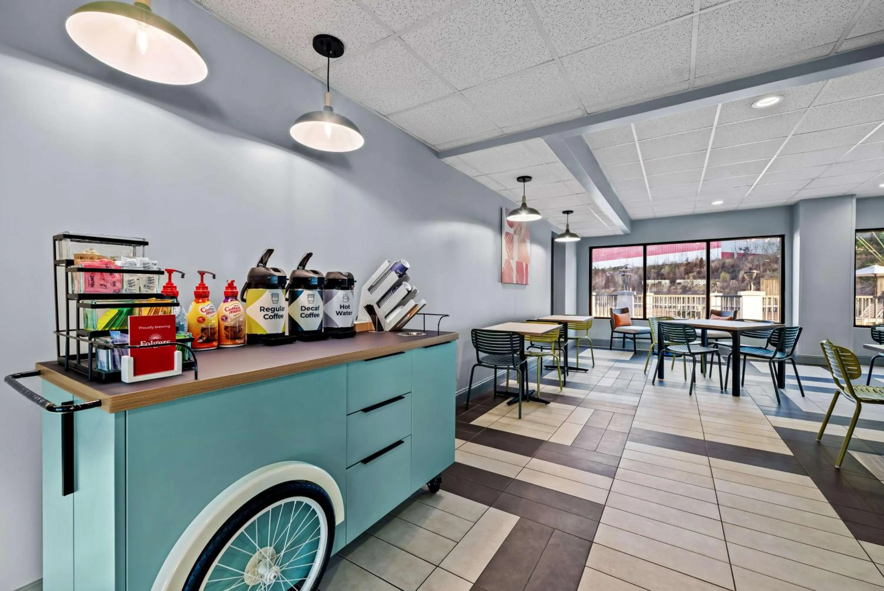 Dining area in Spark by Hilton Tuscaloosa University
