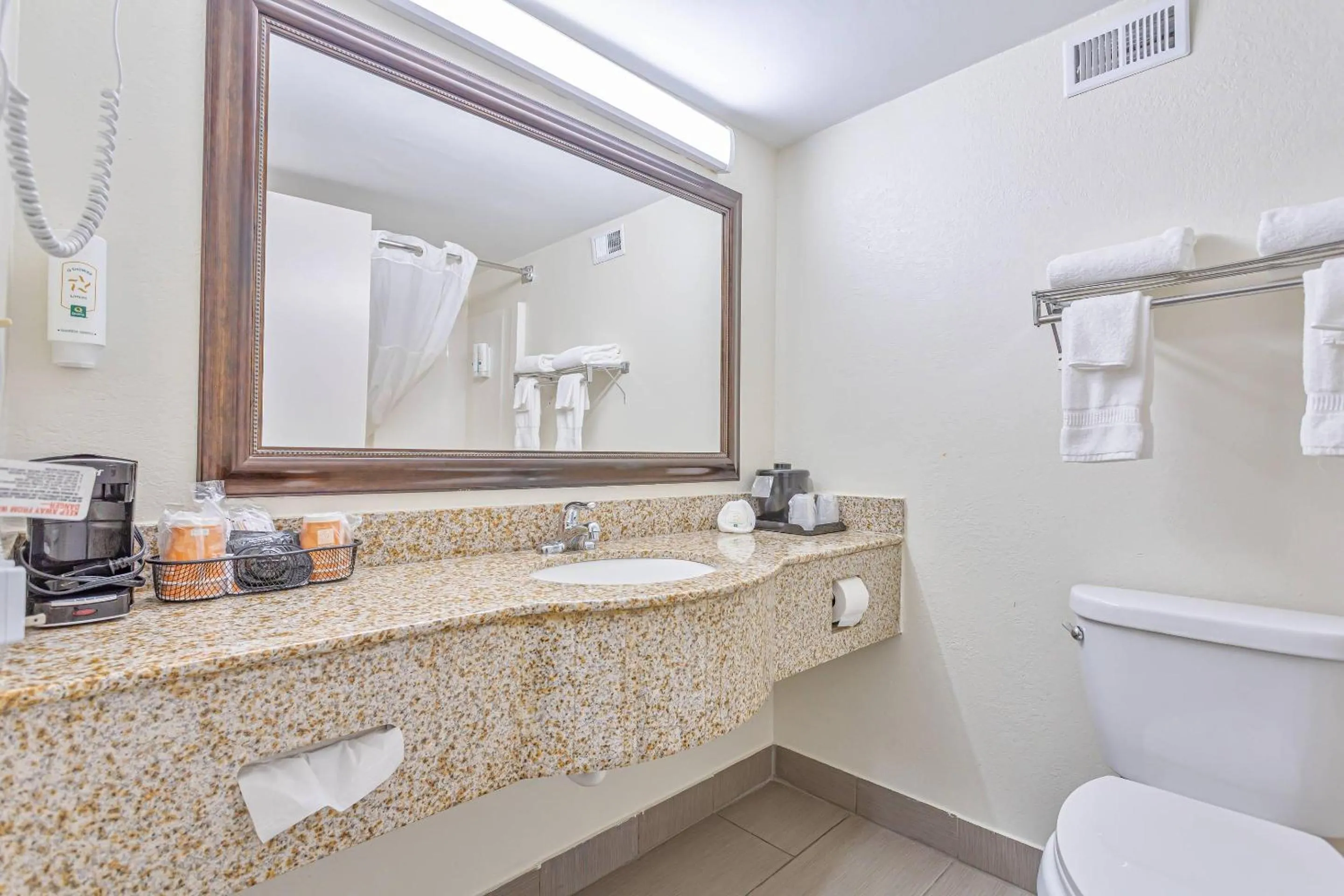 Bedroom in Quality Inn Prattville I-65