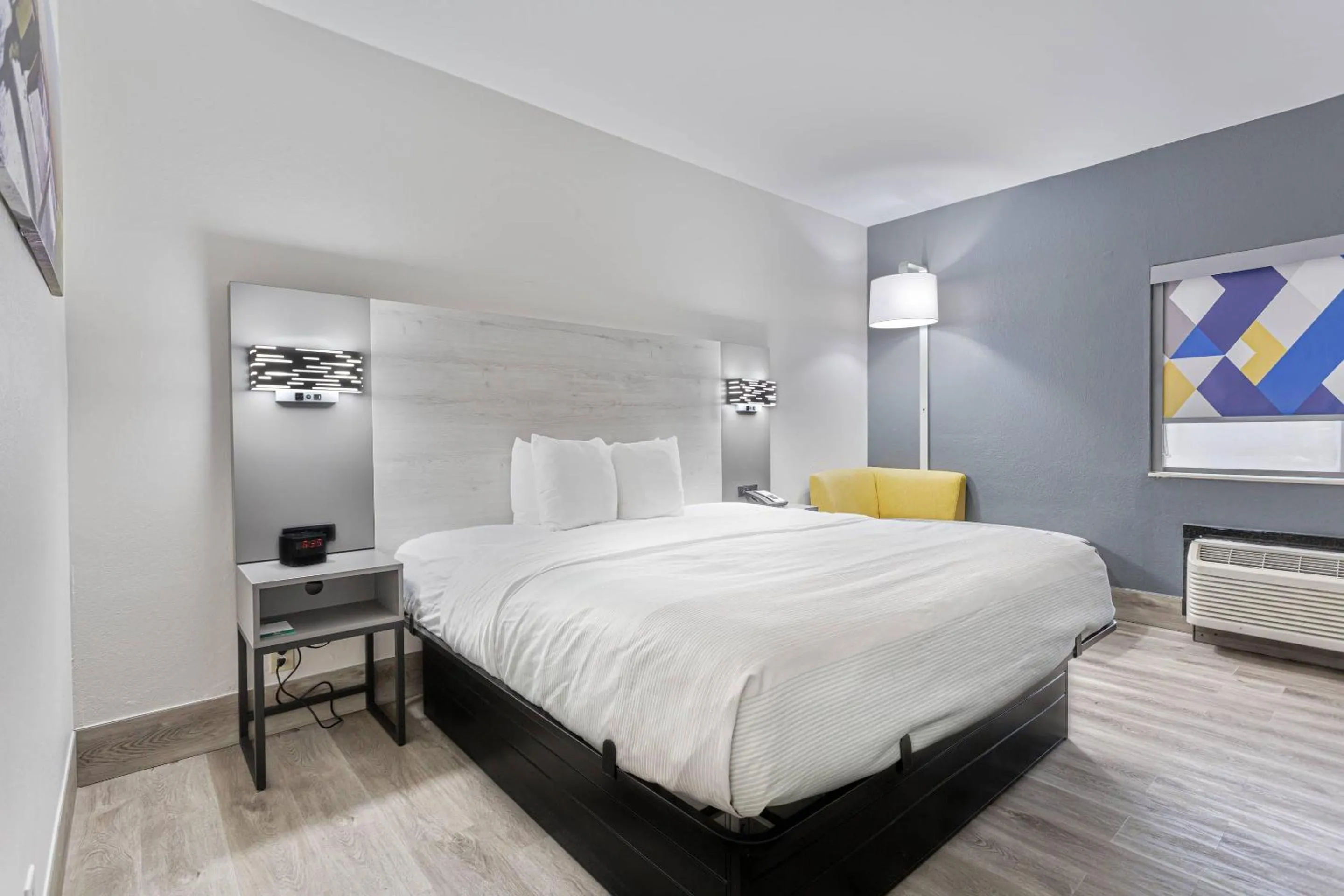 Bedroom, Bed in Quality Inn Prattville I-65