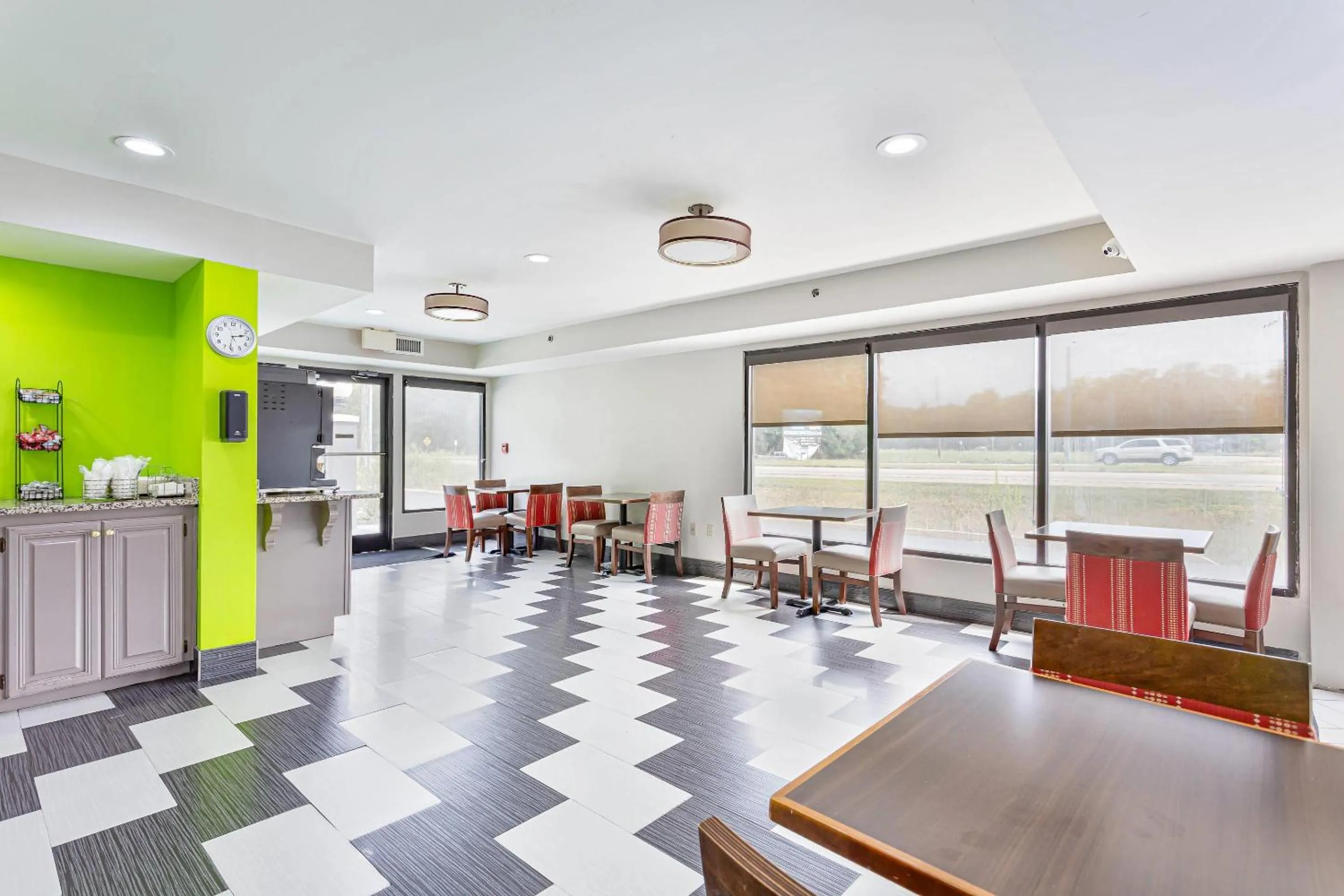 Breakfast in Quality Inn Edmund Pettus Bridge area