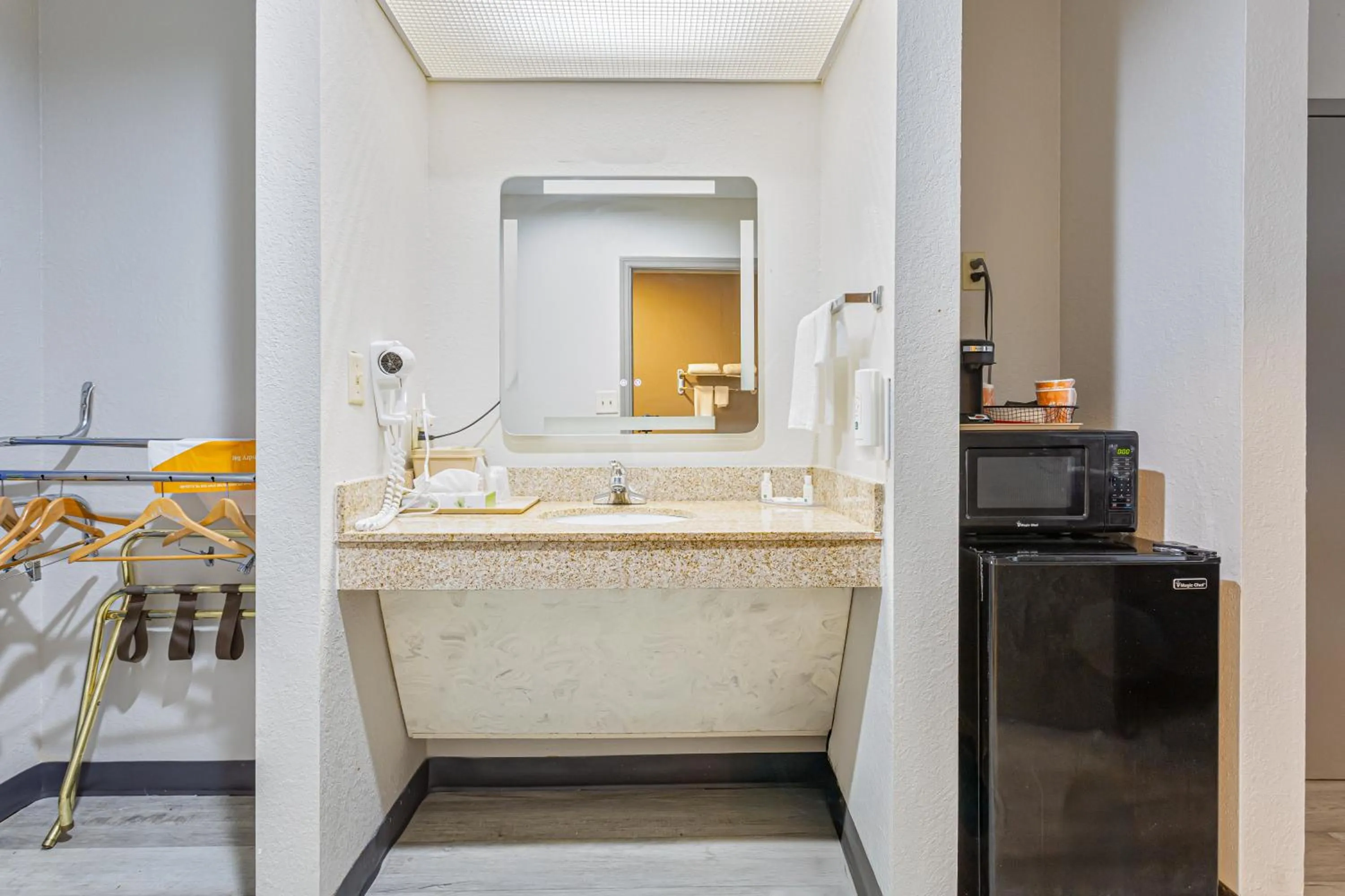 Quality Inn Edmund Pettus Bridge area