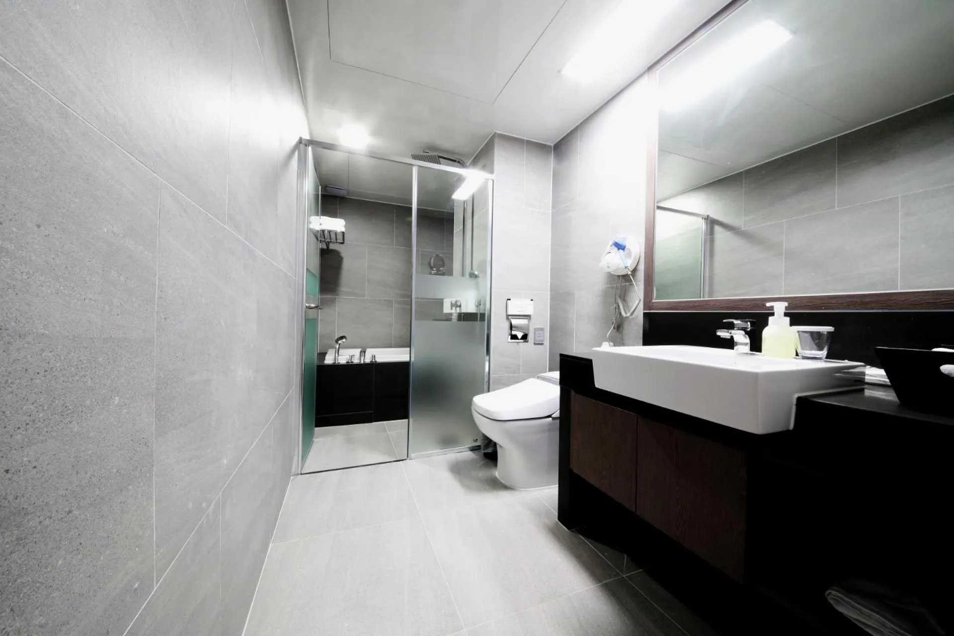 Golden Tulip Essential Namgang