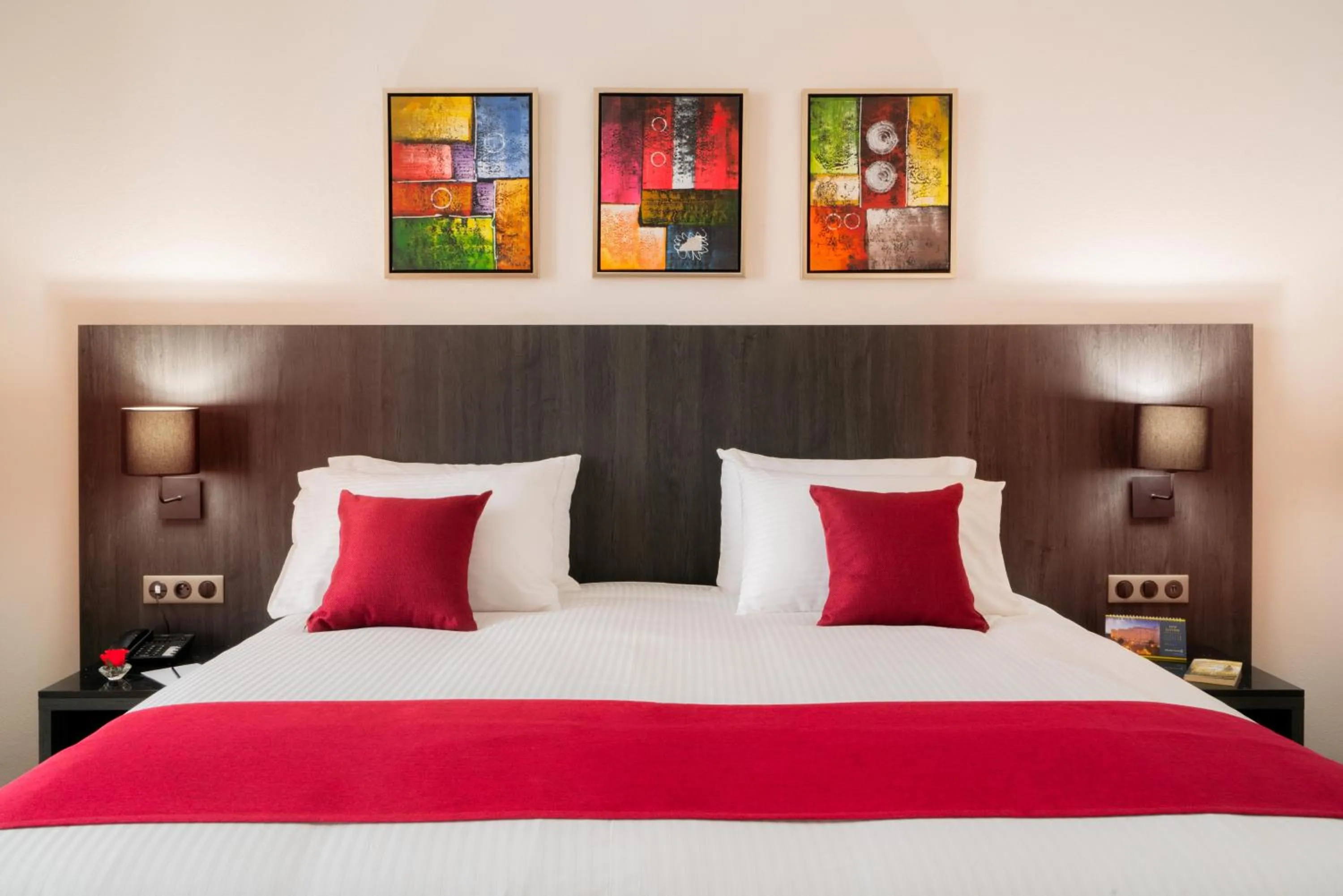 Bed in Golden Tulip Royaume