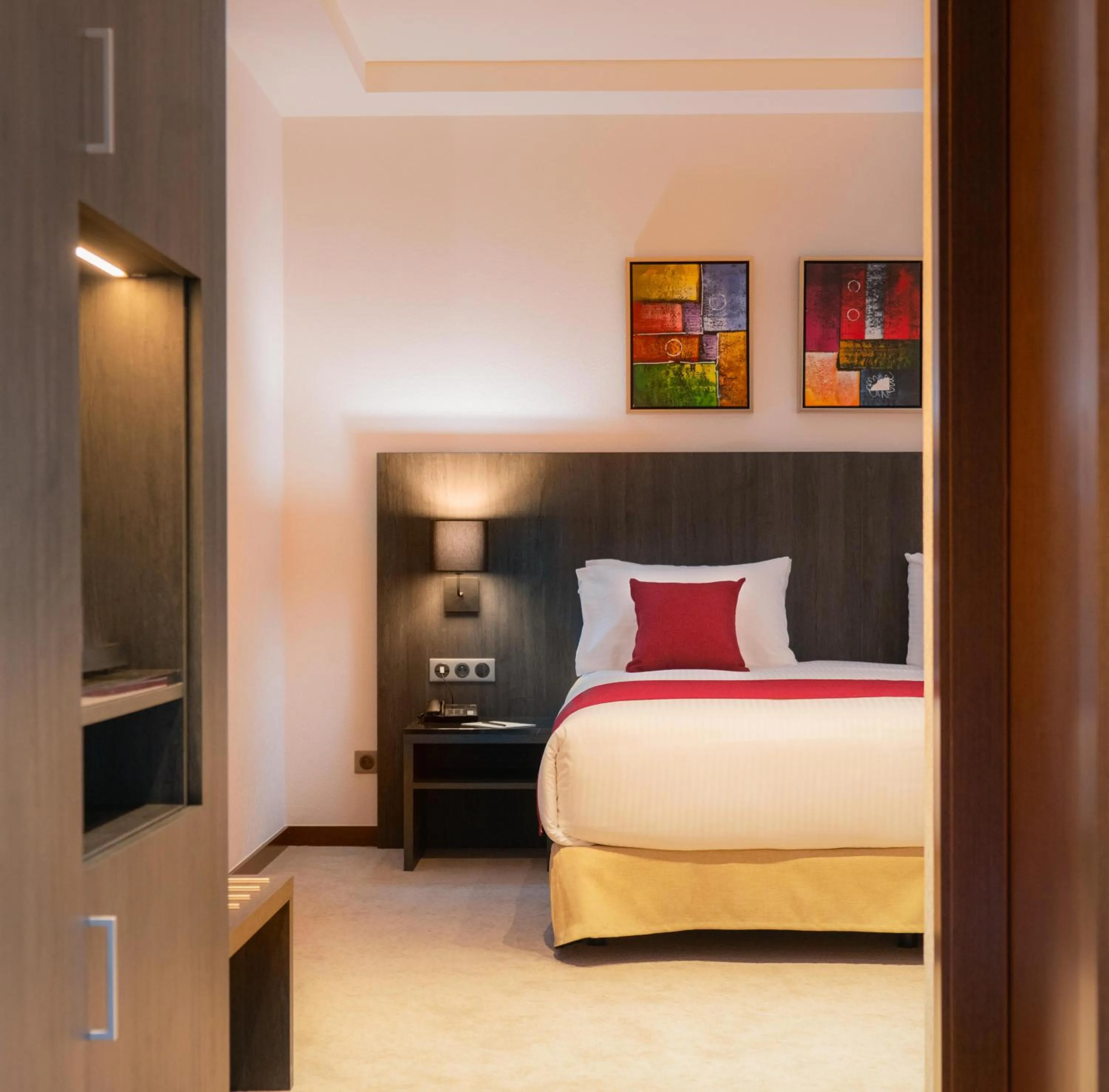 Bed in Golden Tulip Royaume