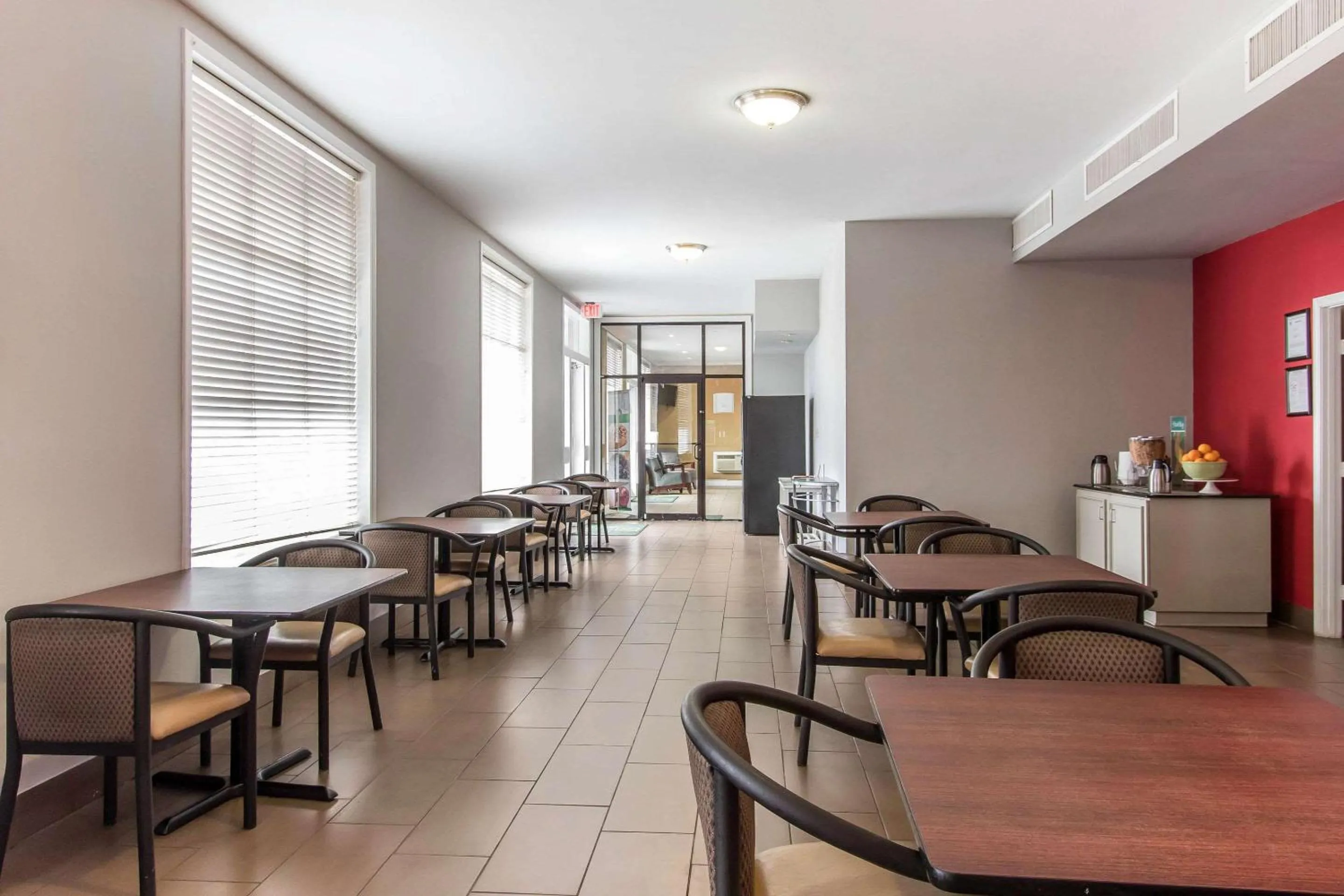 Restaurant/places to eat in Quality Inn Downtown Historic District