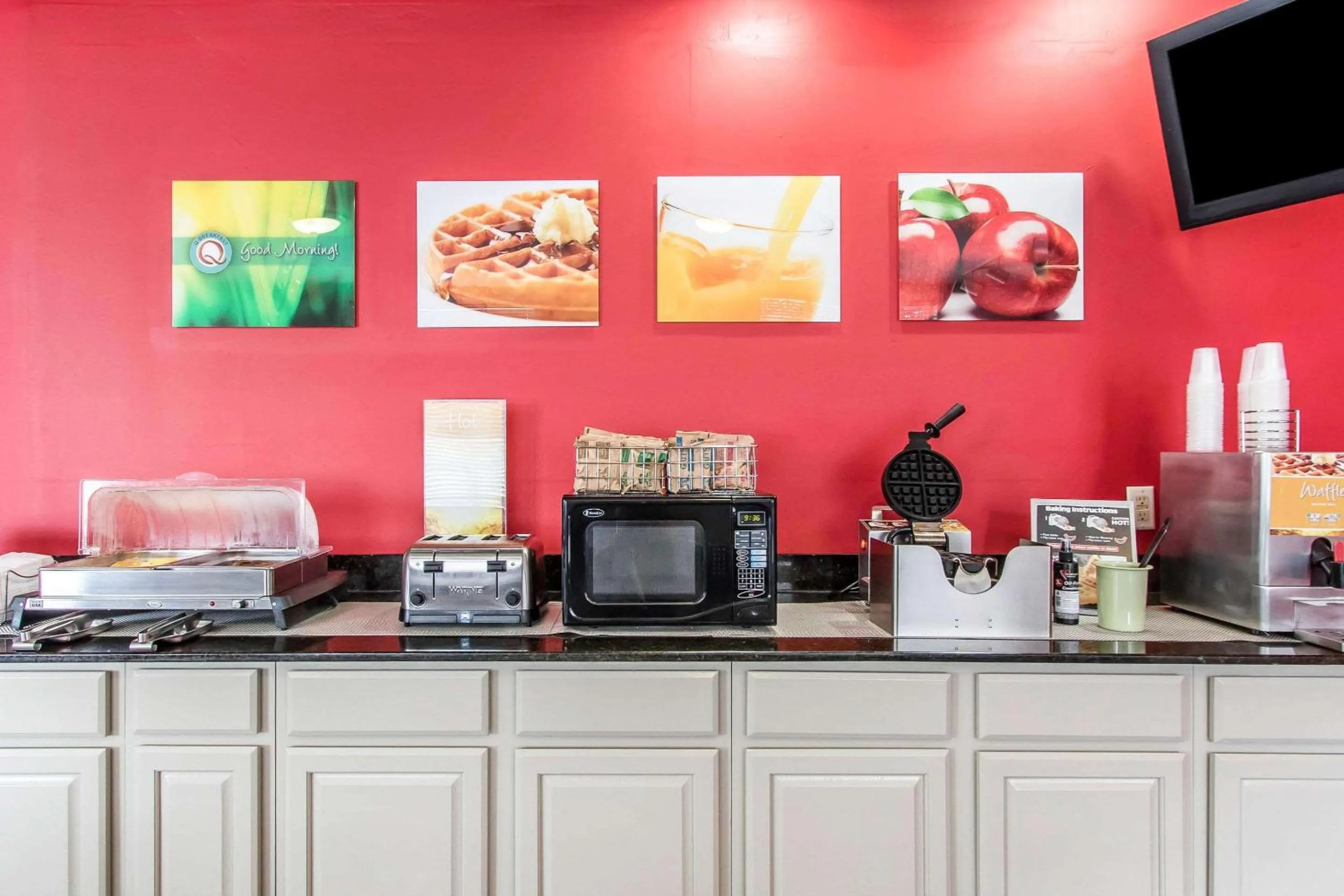 Restaurant/places to eat in Quality Inn Downtown Historic District