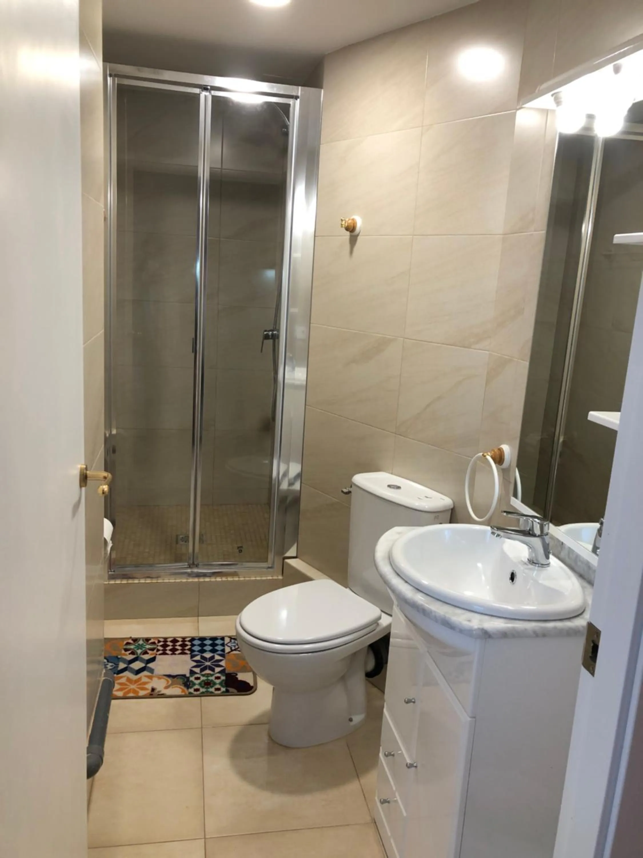 Shower in Hostel Penedes