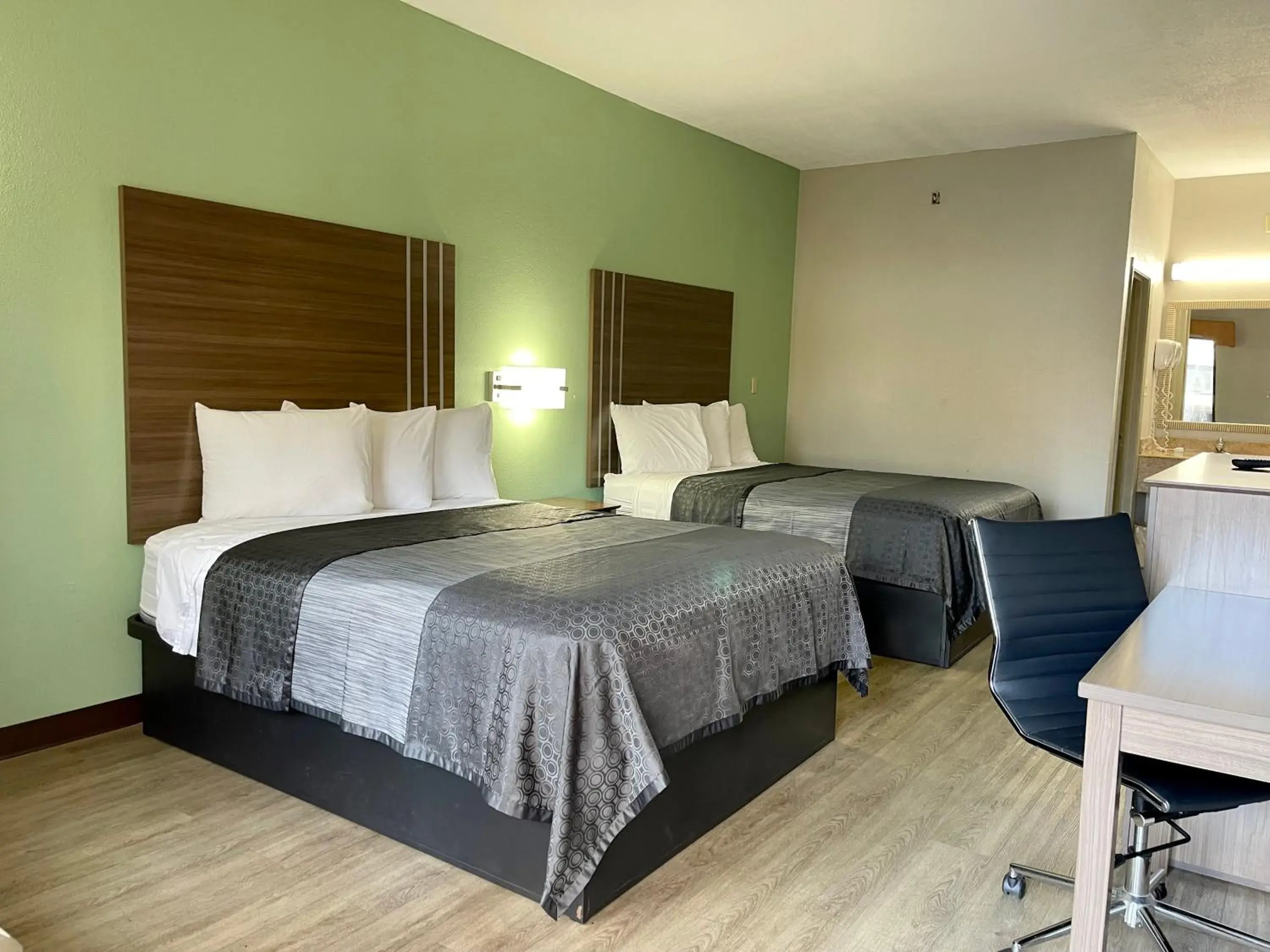 Double Suite with Two Double Beds - Smoking in Fairview Inn & Suites Mobile Double Suite with Two Double Beds - Smoking in Fairview Inn & Suites Mobile