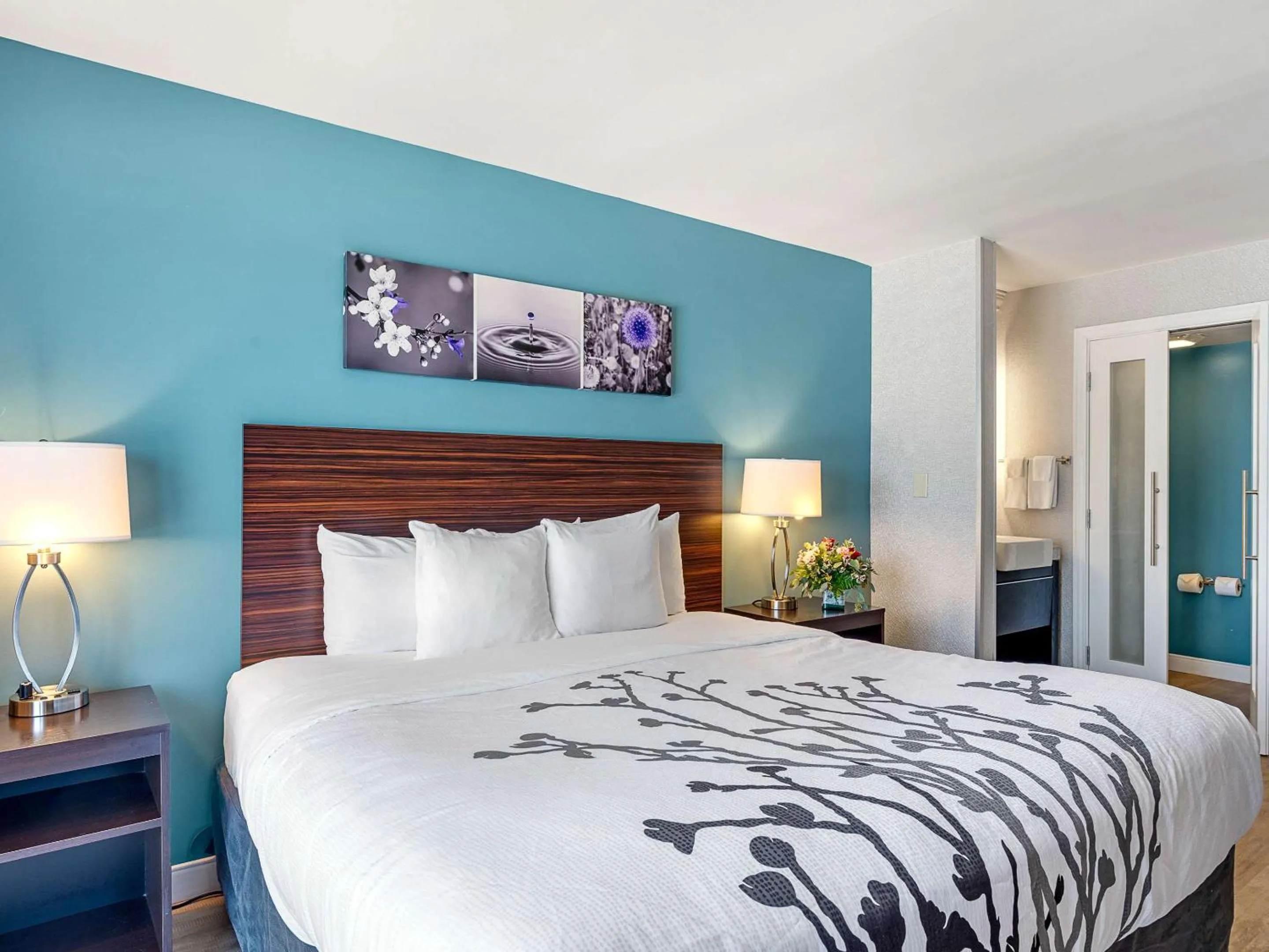 Bedroom, Bed in Sleep Inn Orange Beach