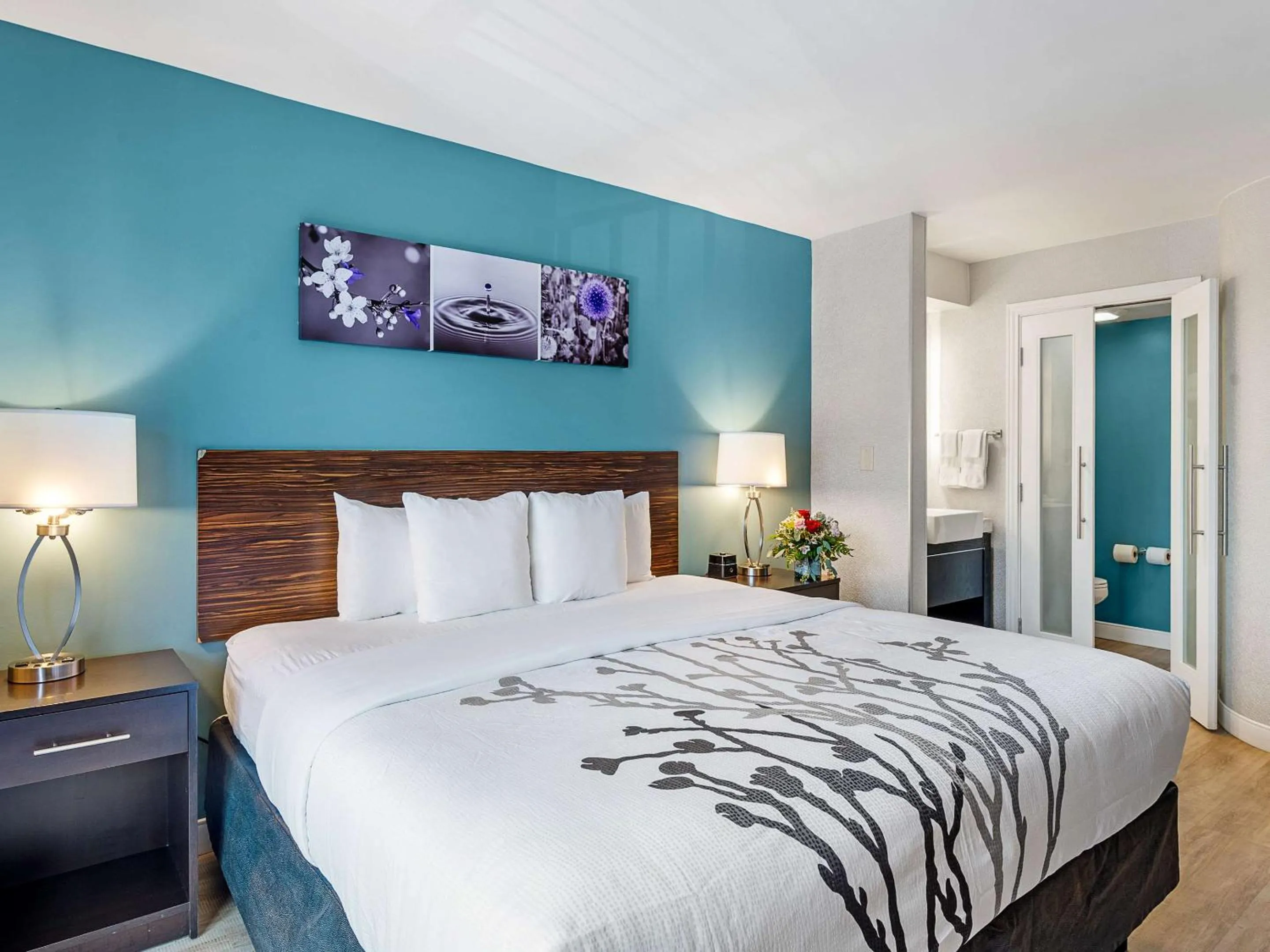 Bedroom, Bed in Sleep Inn Orange Beach