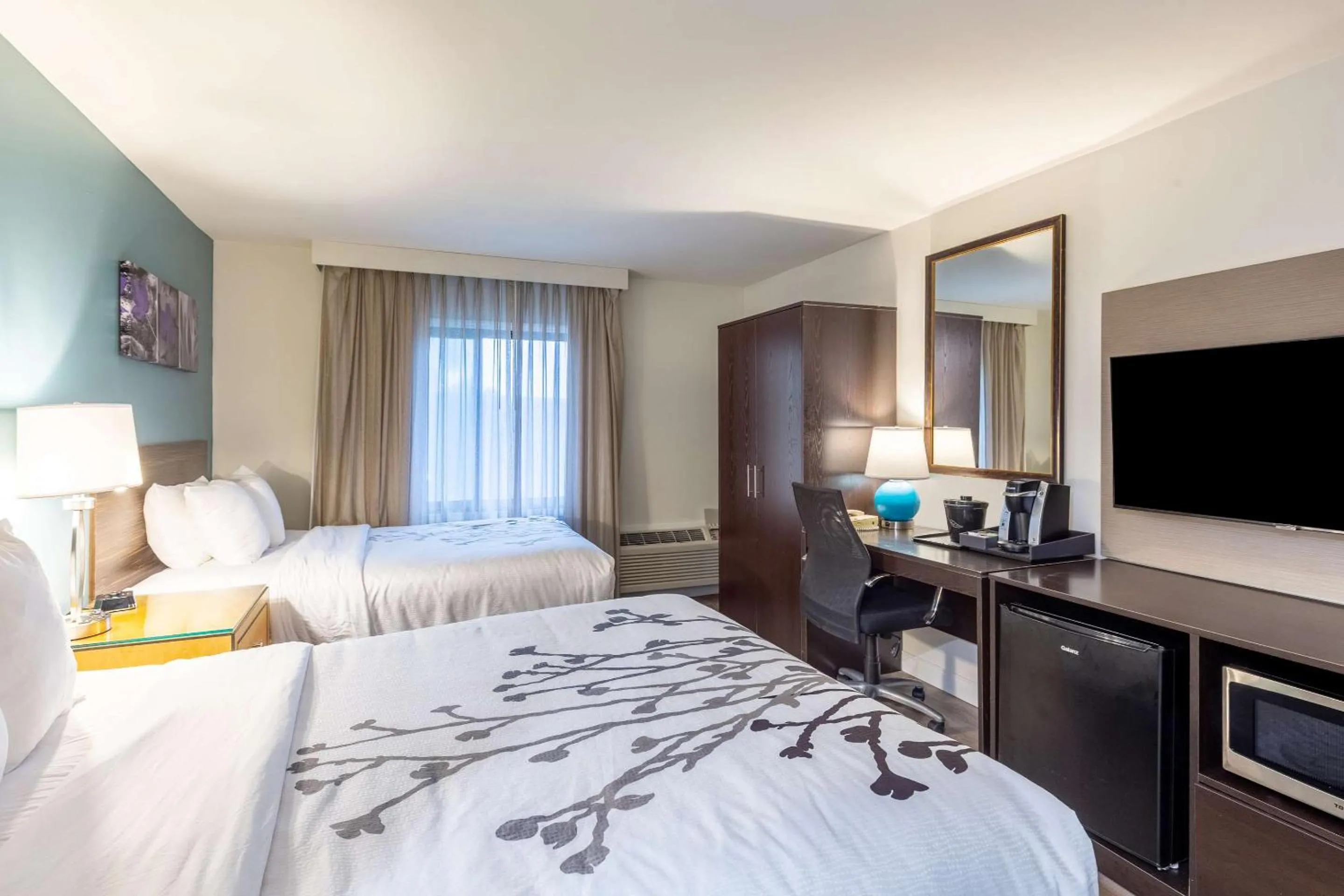 Bedroom, Bed in Sleep Inn Orange Beach