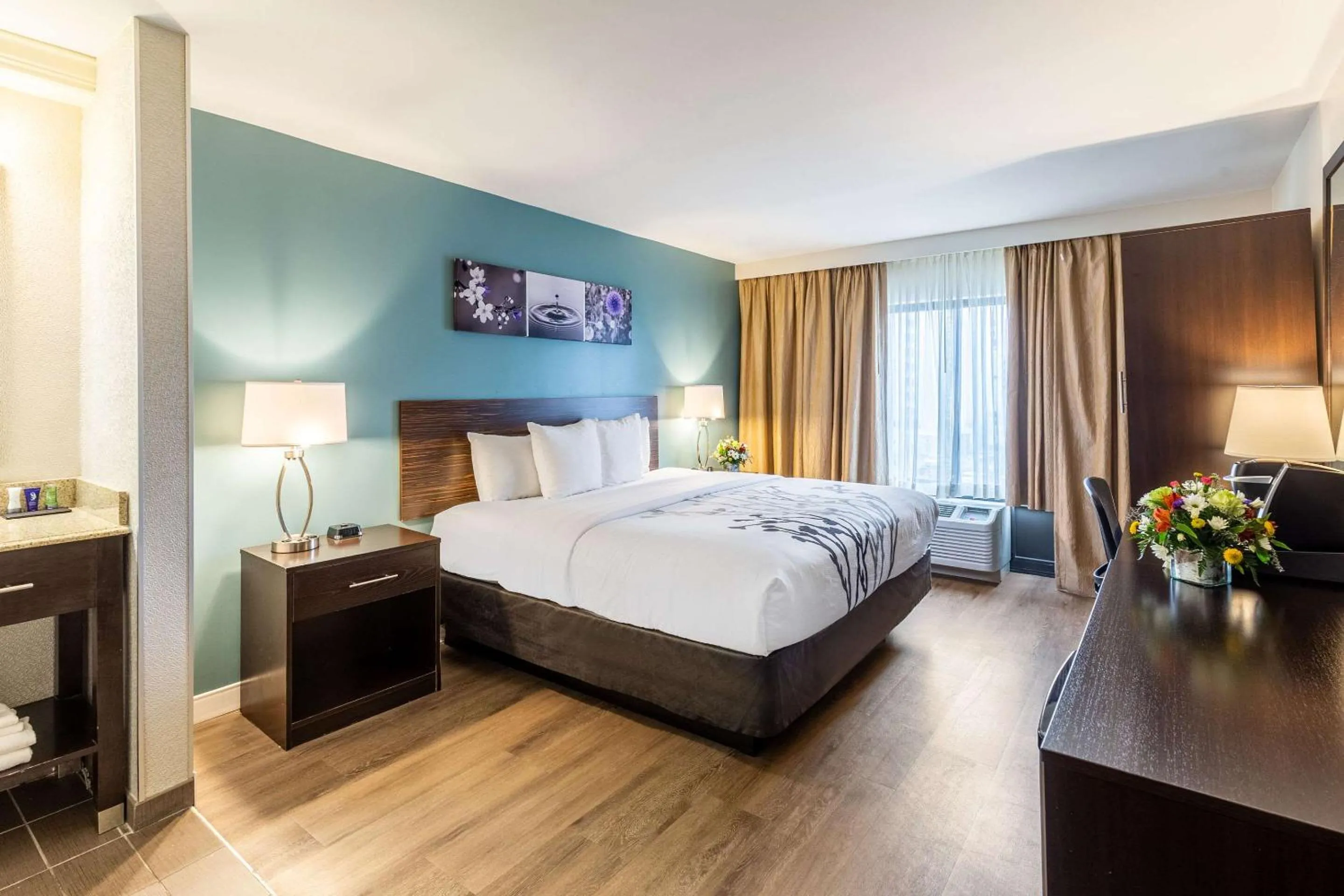 Bedroom, Bed in Sleep Inn Orange Beach