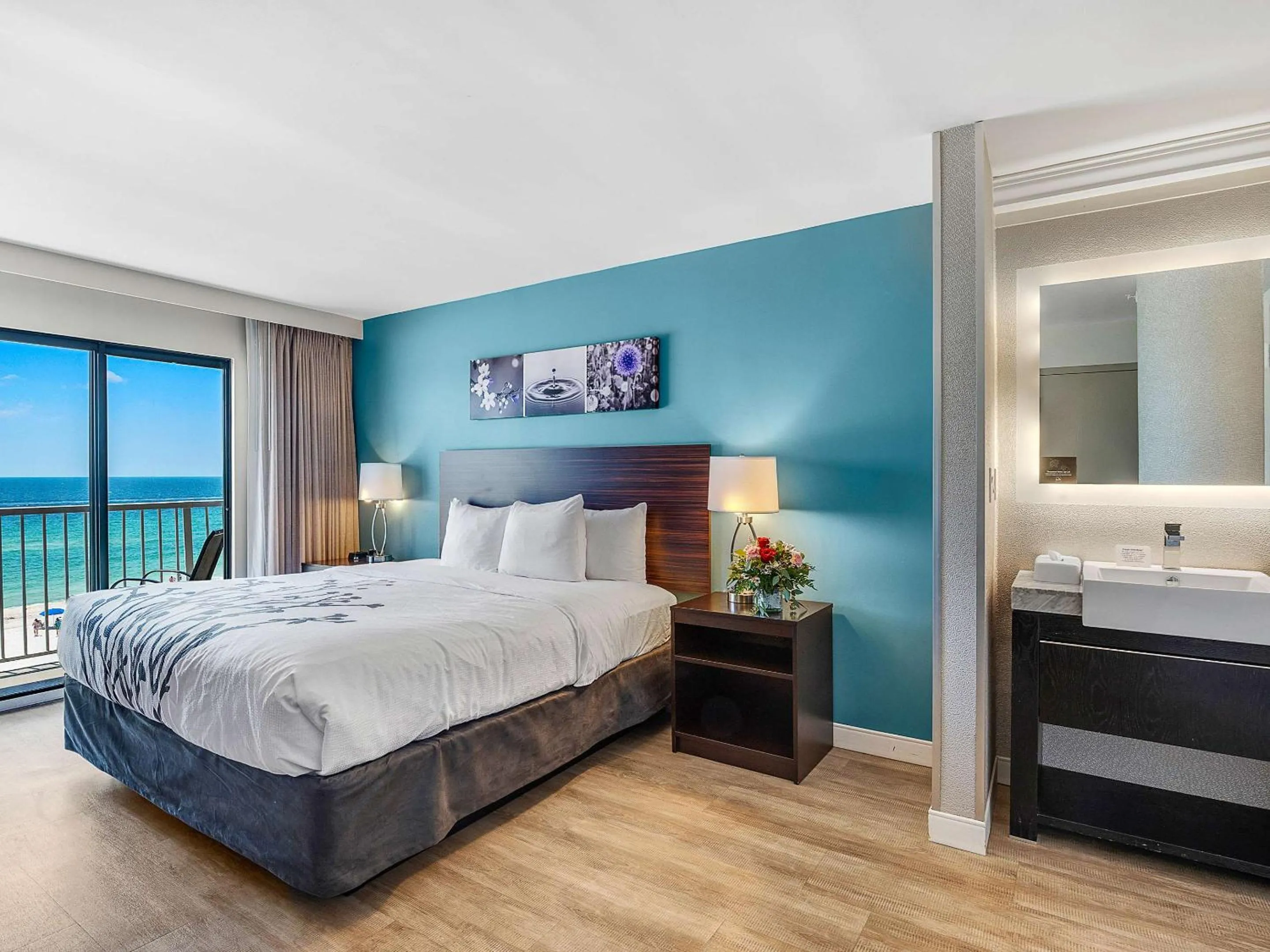 Bedroom, Bed in Sleep Inn Orange Beach