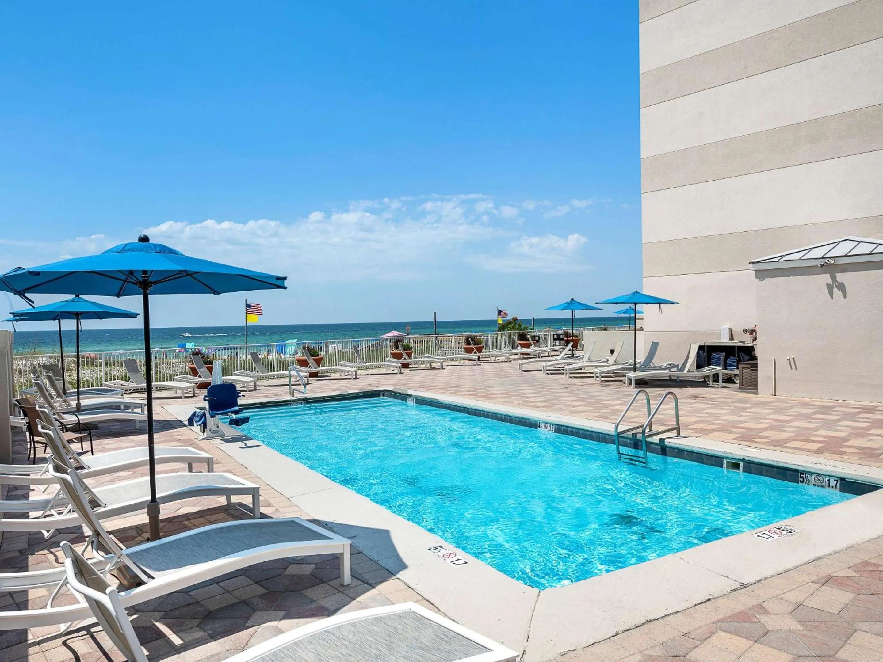 Swimming pool in Sleep Inn Orange Beach