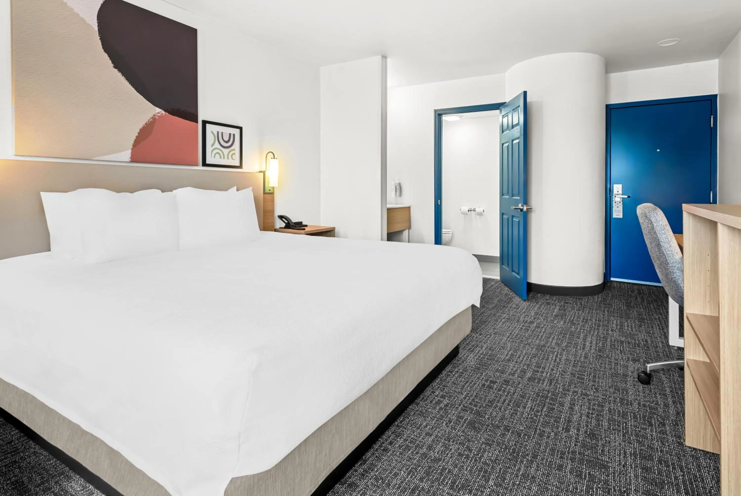 Photo of the whole room, Bed in Spark by Hilton Oxford