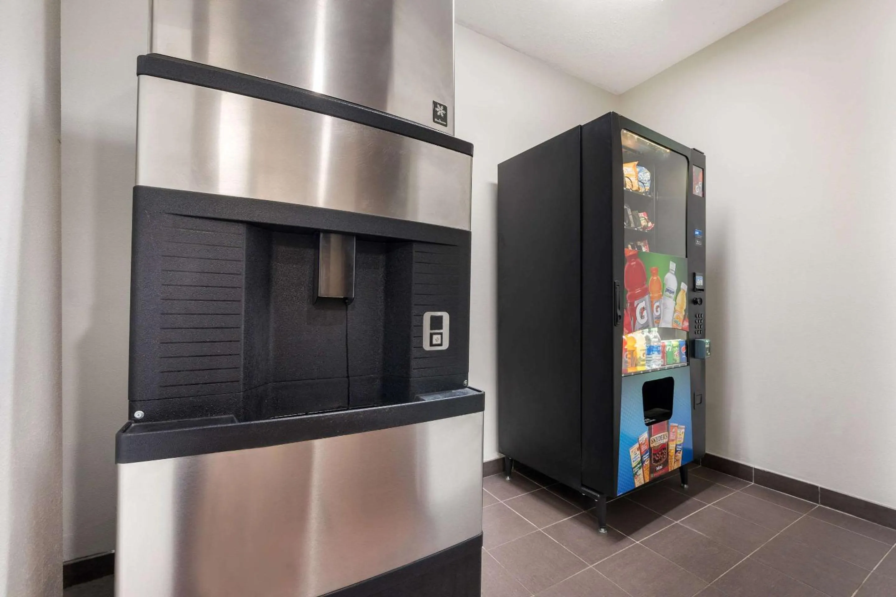 vending machine in Sleep Inn Athens I-65