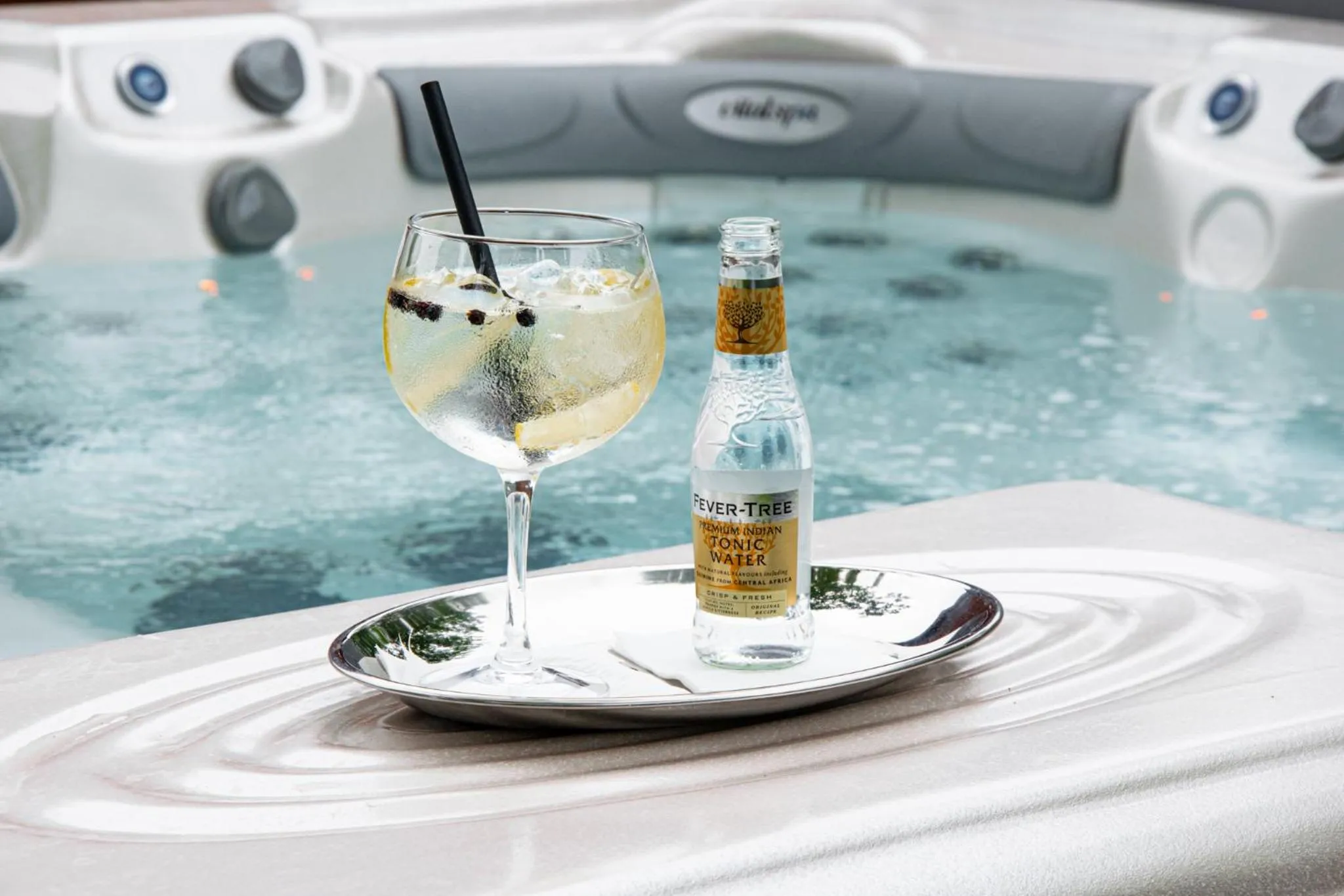 Hot Tub in Hotel Czinege & Étterem