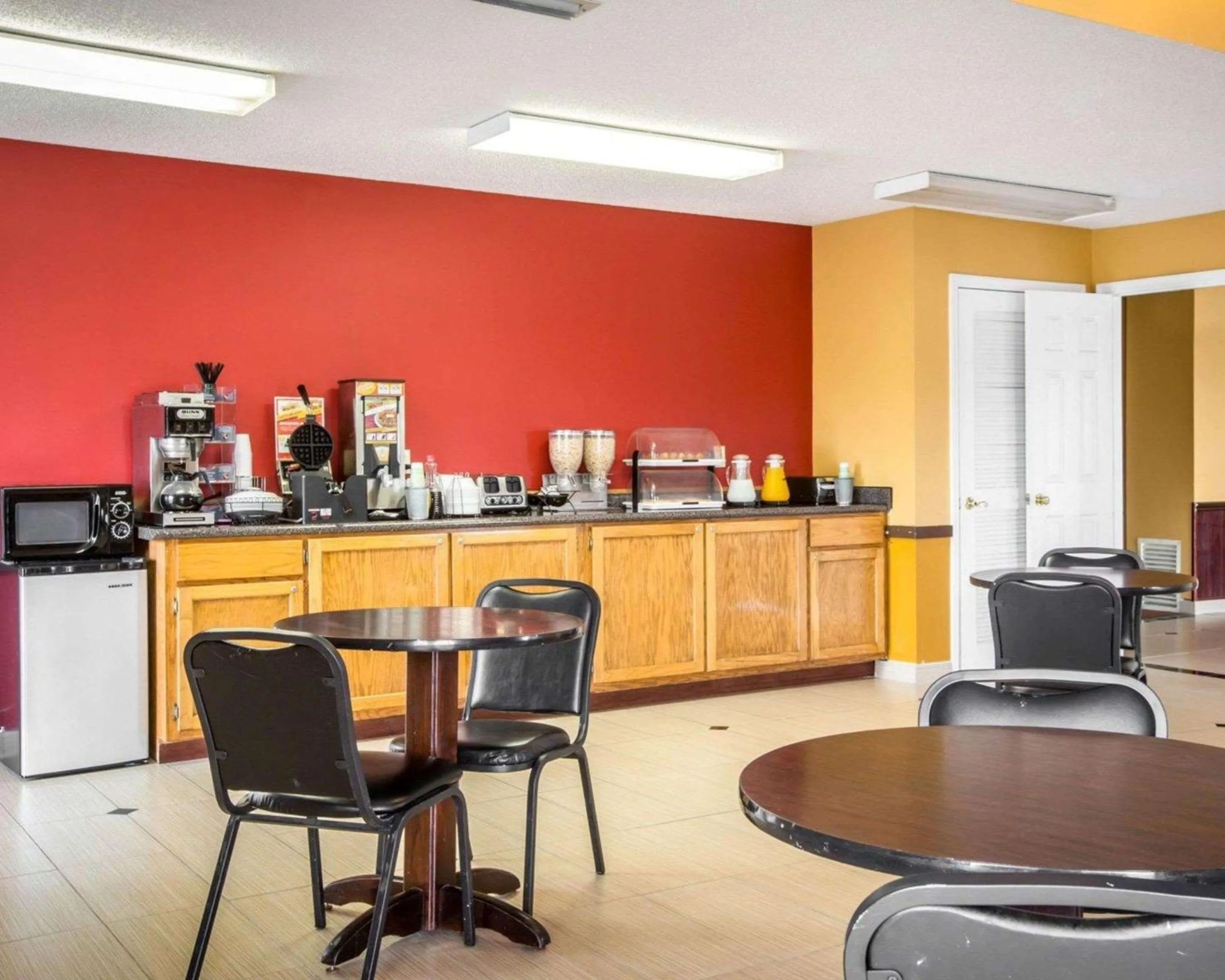 Restaurant/places to eat in Econo Lodge Eufaula South