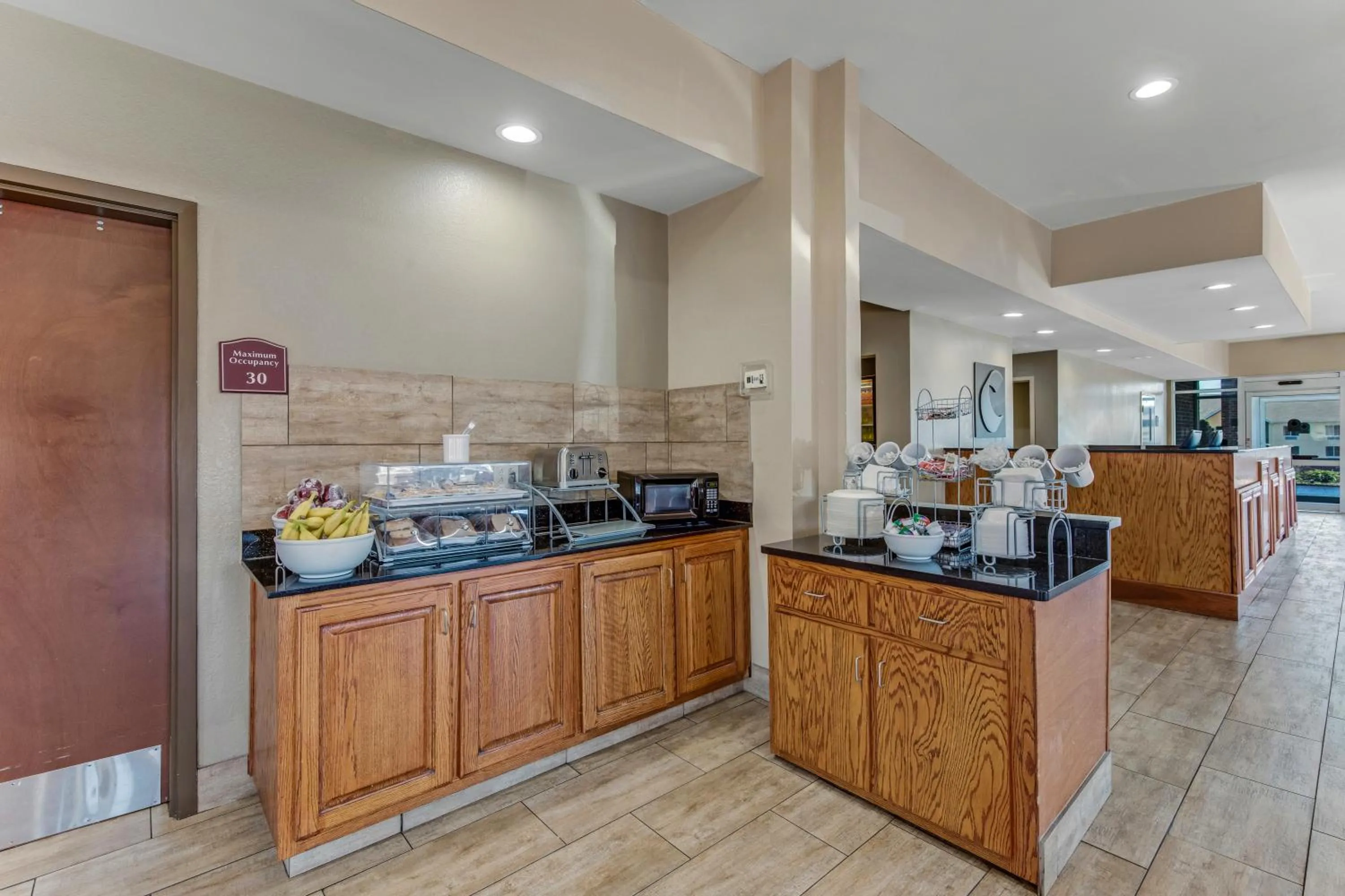 Breakfast in Comfort Suites Huntsville MidCity District at Research Park