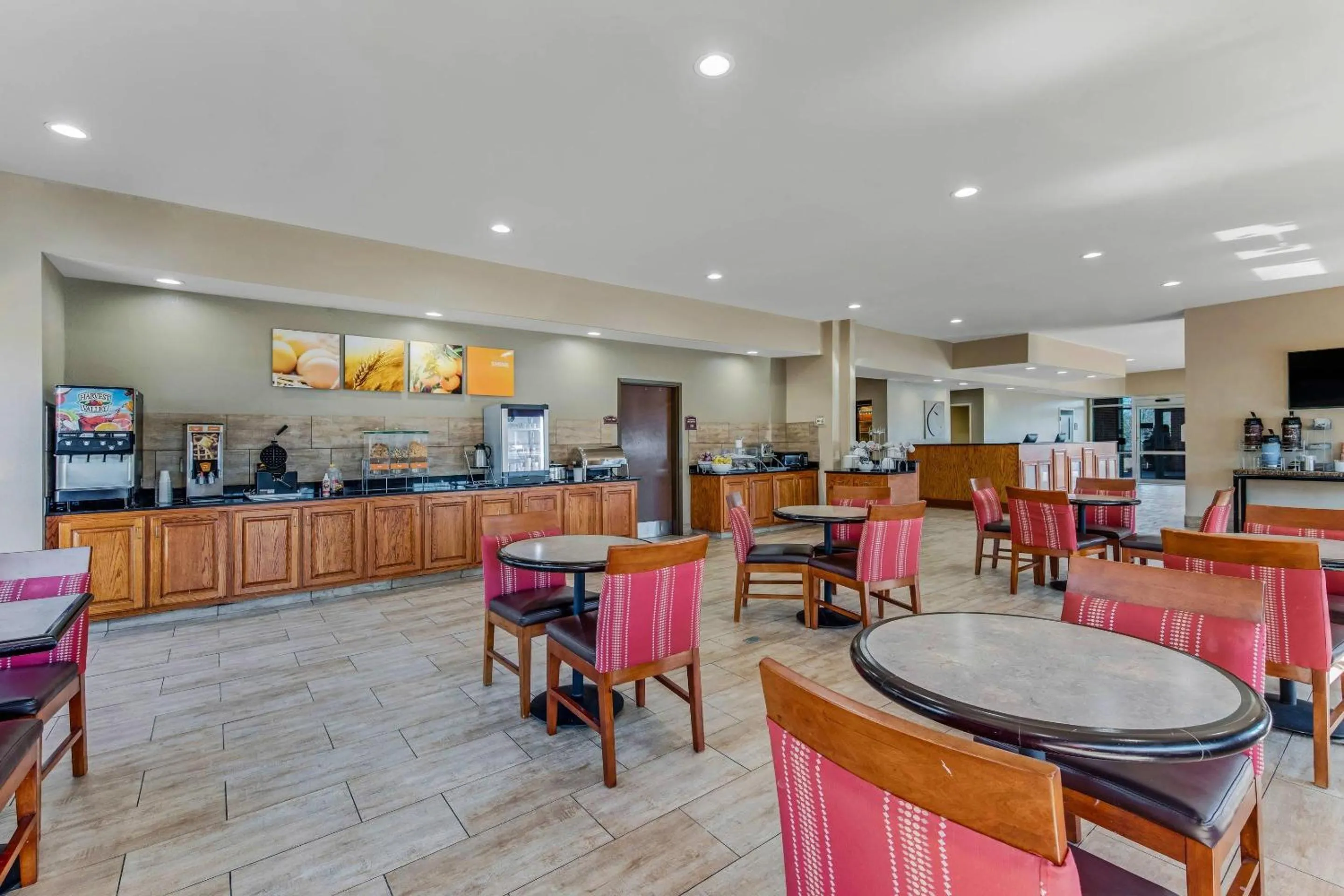 Breakfast in Comfort Suites Huntsville MidCity District at Research Park