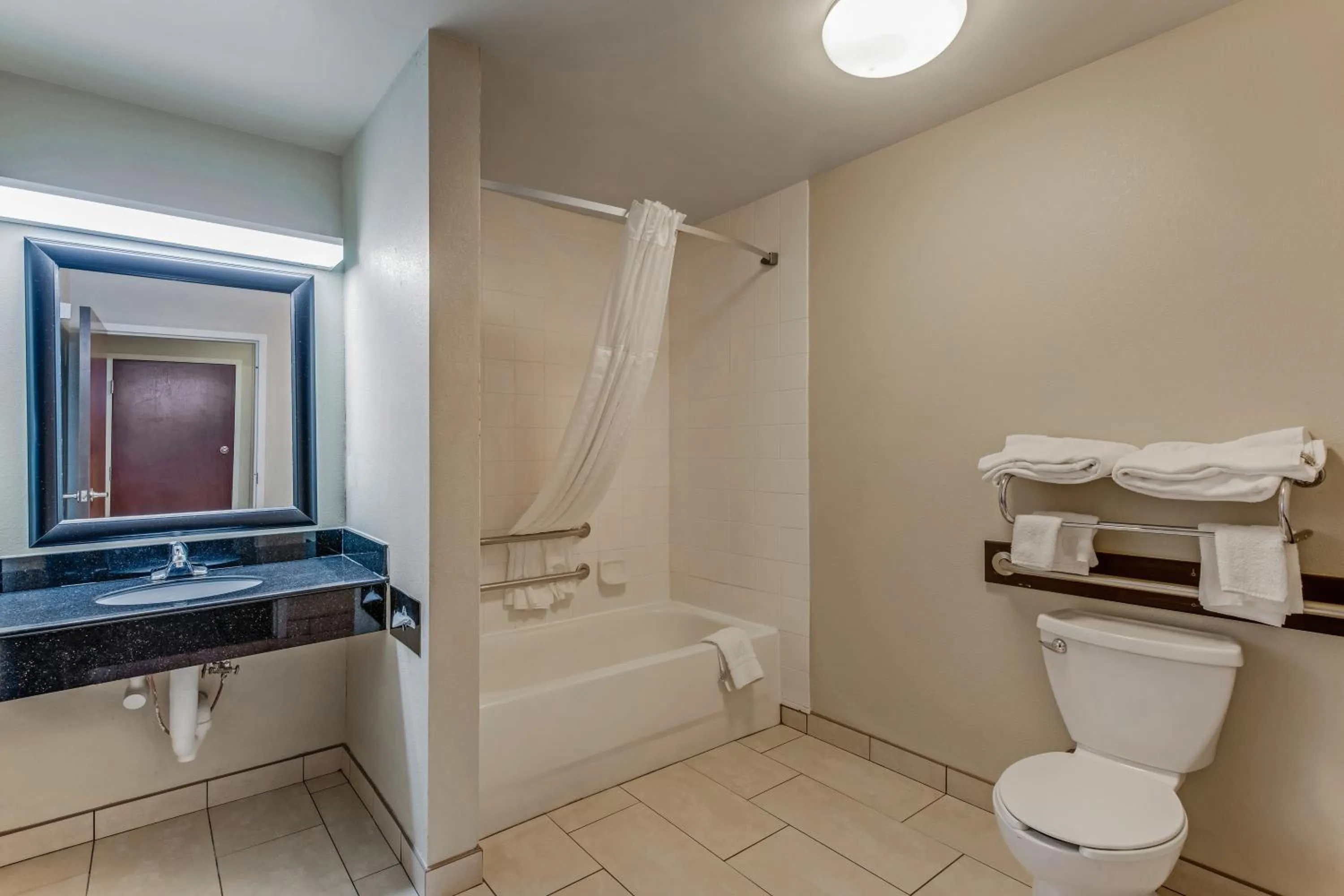 Bathroom in Comfort Suites Huntsville MidCity District at Research Park