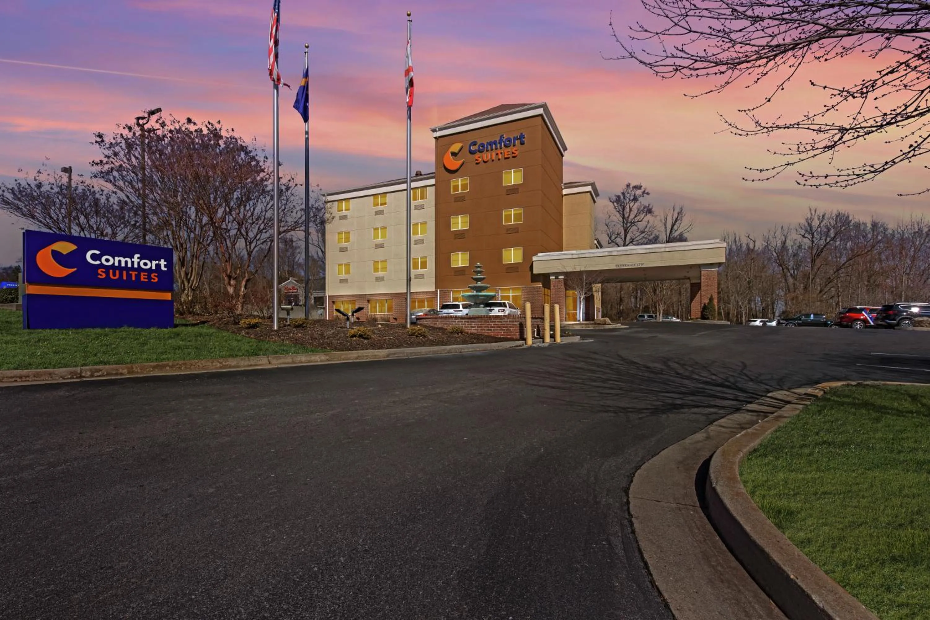 Property building in Comfort Suites Huntsville MidCity District at Research Park