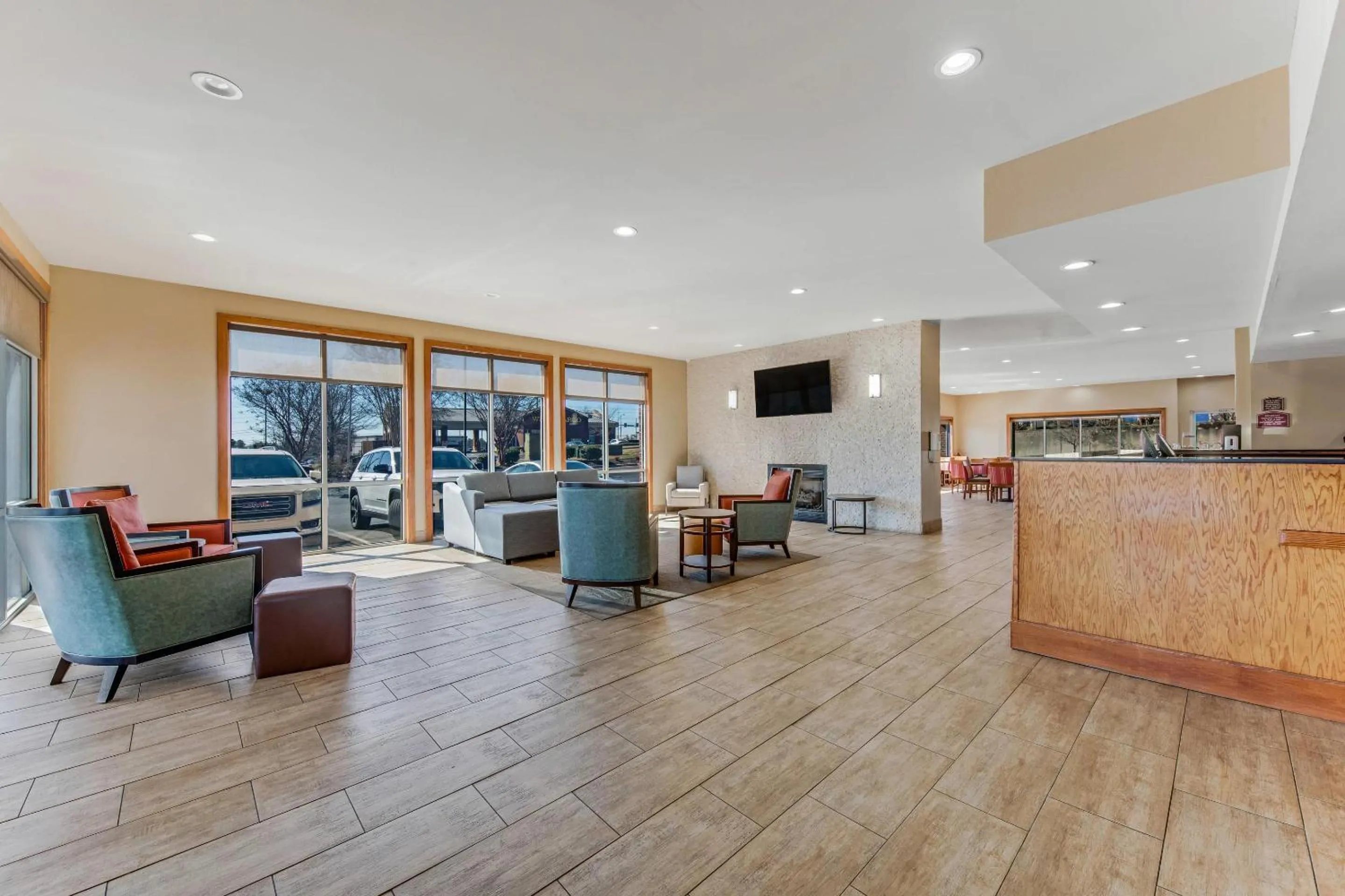 Lobby or reception in Comfort Suites Huntsville MidCity District at Research Park