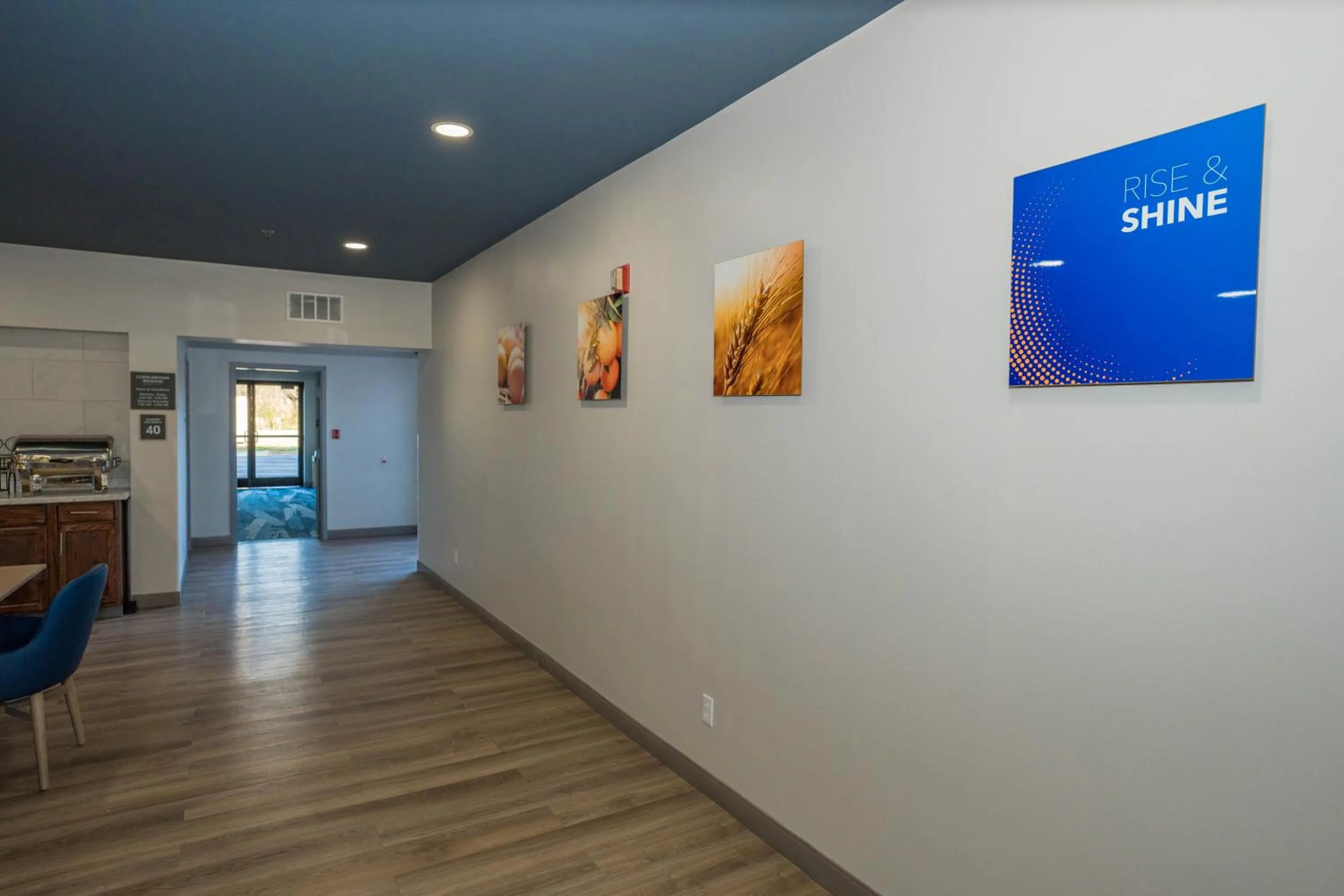 Breakfast in Comfort Inn & Suites River City Decatur