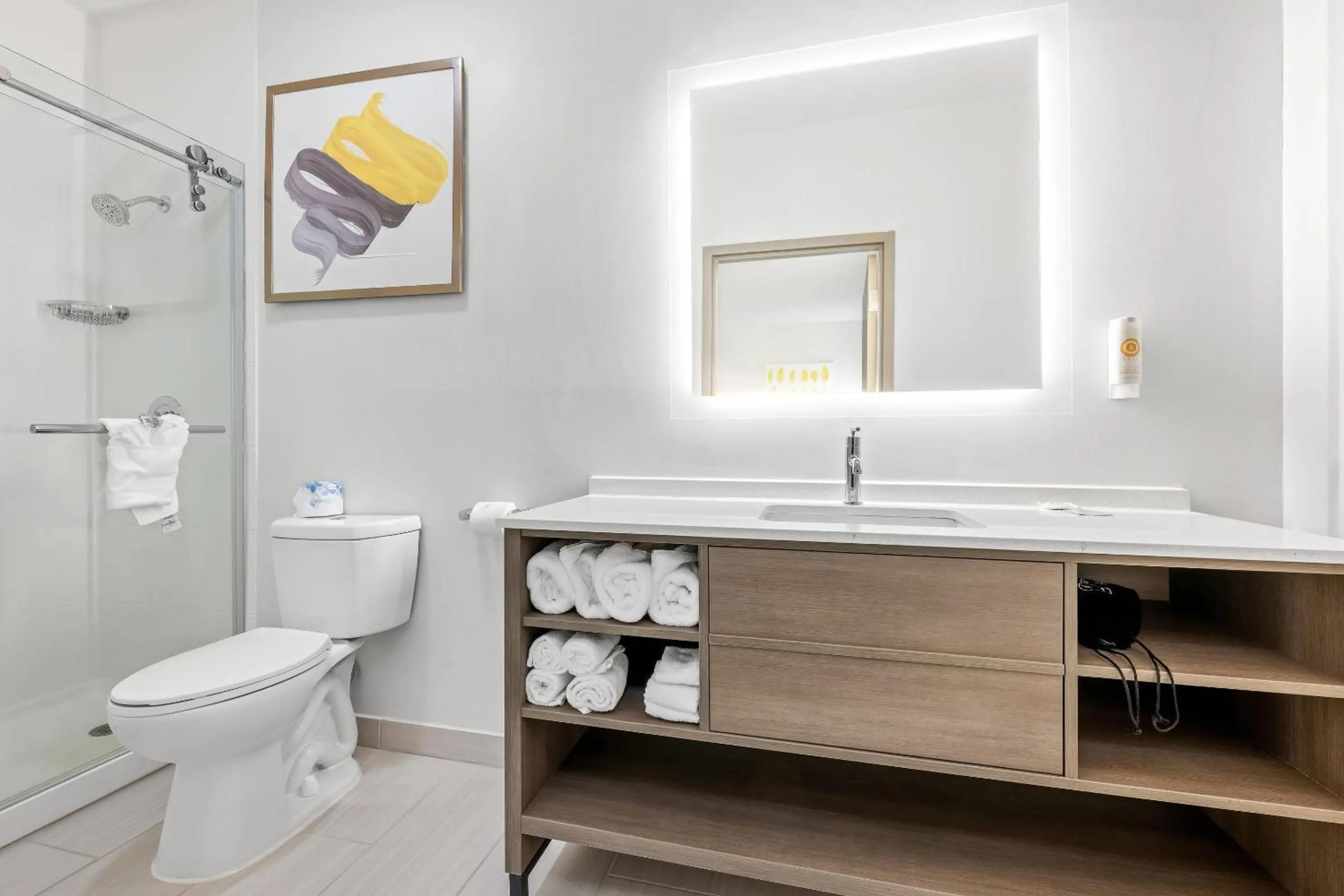 Bedroom in Comfort Inn & Suites River City Decatur